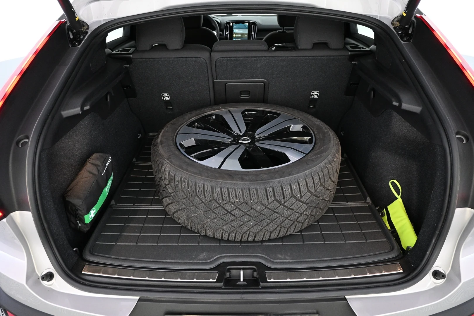 Car Image - 1omumJLRPJrHw5OWv9LHxW