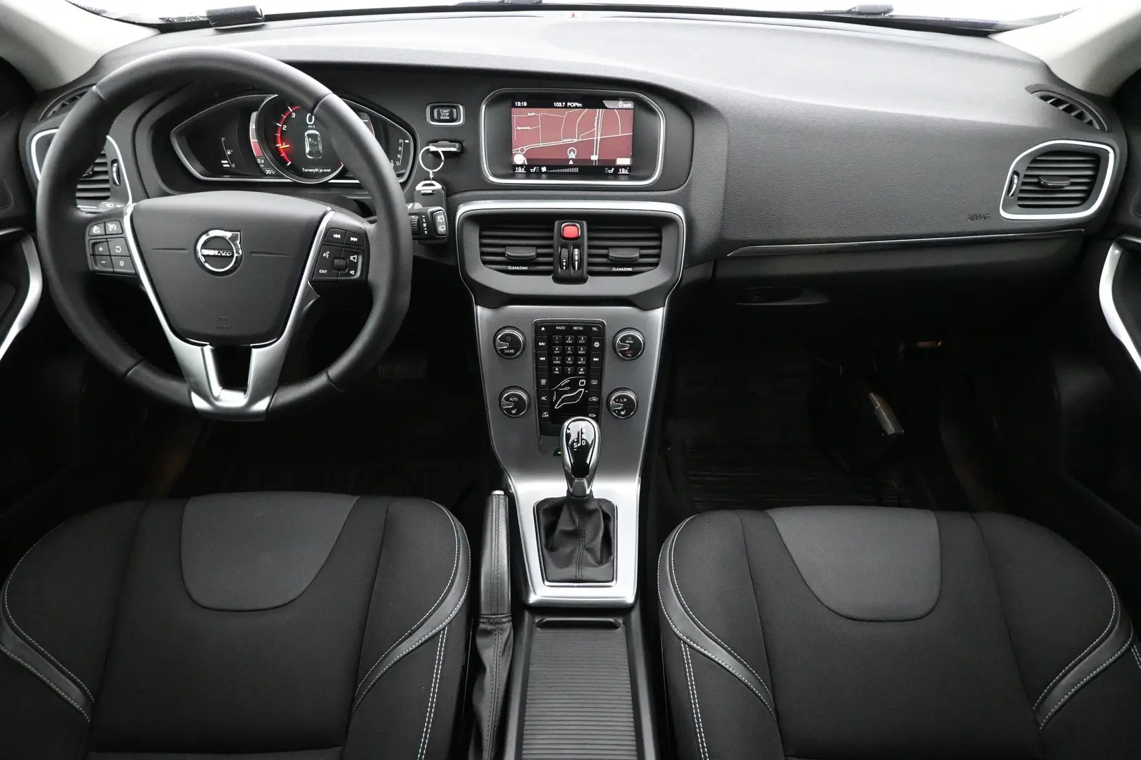 Car Image - 4hMAA9BLCm6r8kfdQhMHx2