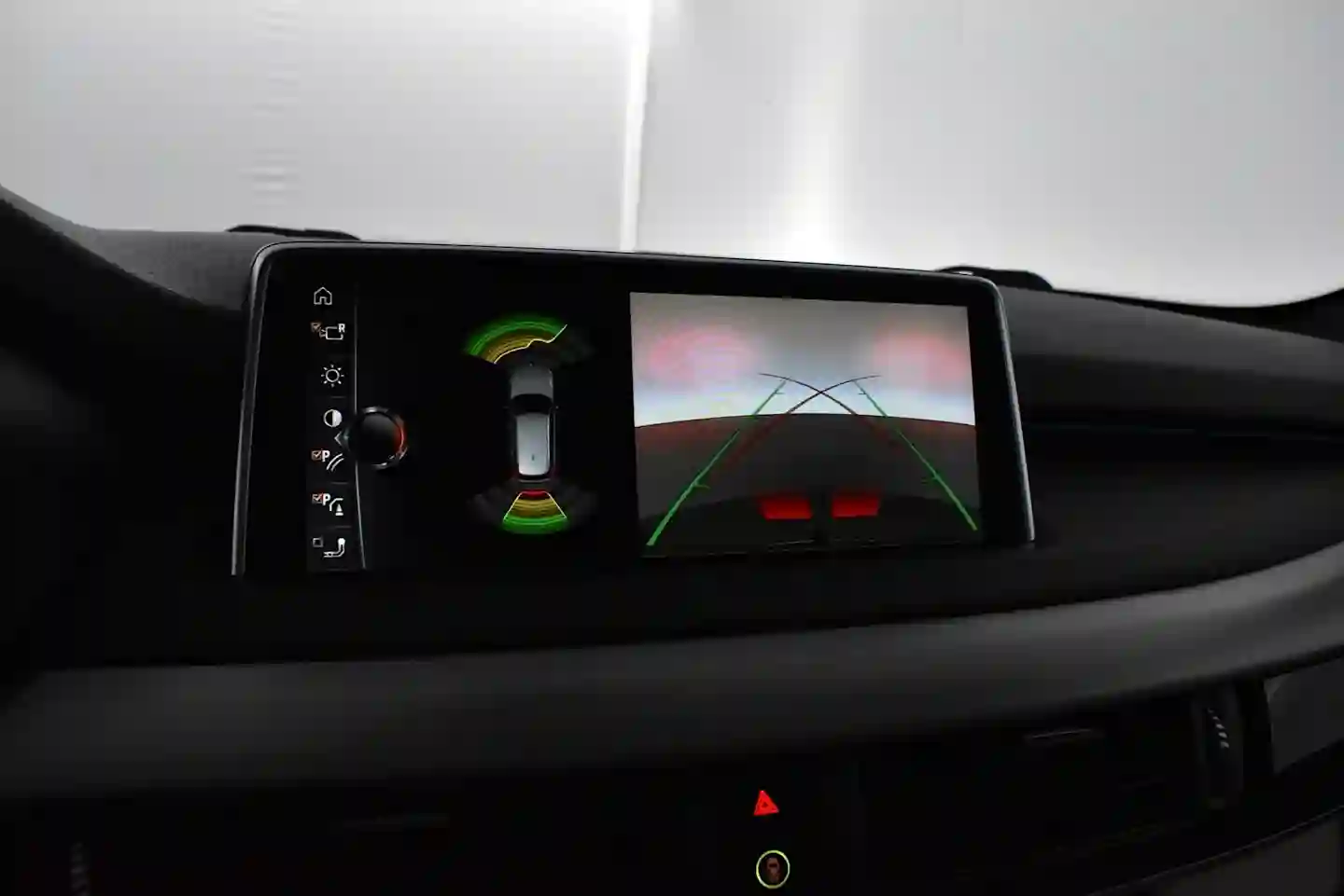 Car Image - 1Rrzv3BNPUTOUasM9SXhL5