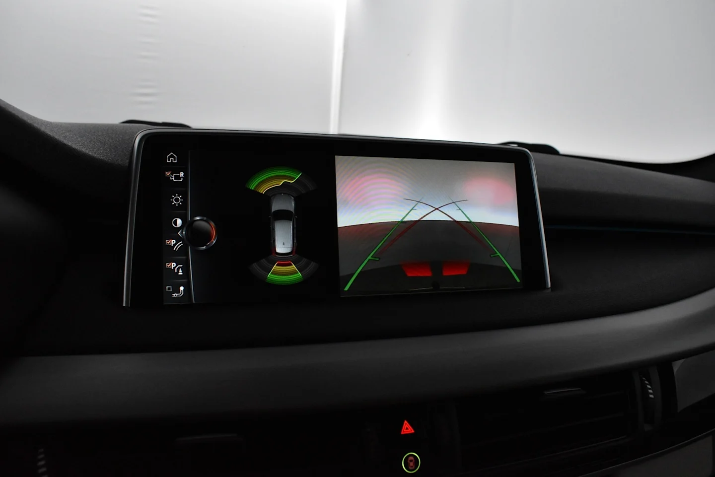 Car Image - 1Rrzv3BNPUTOUasM9SXhL5