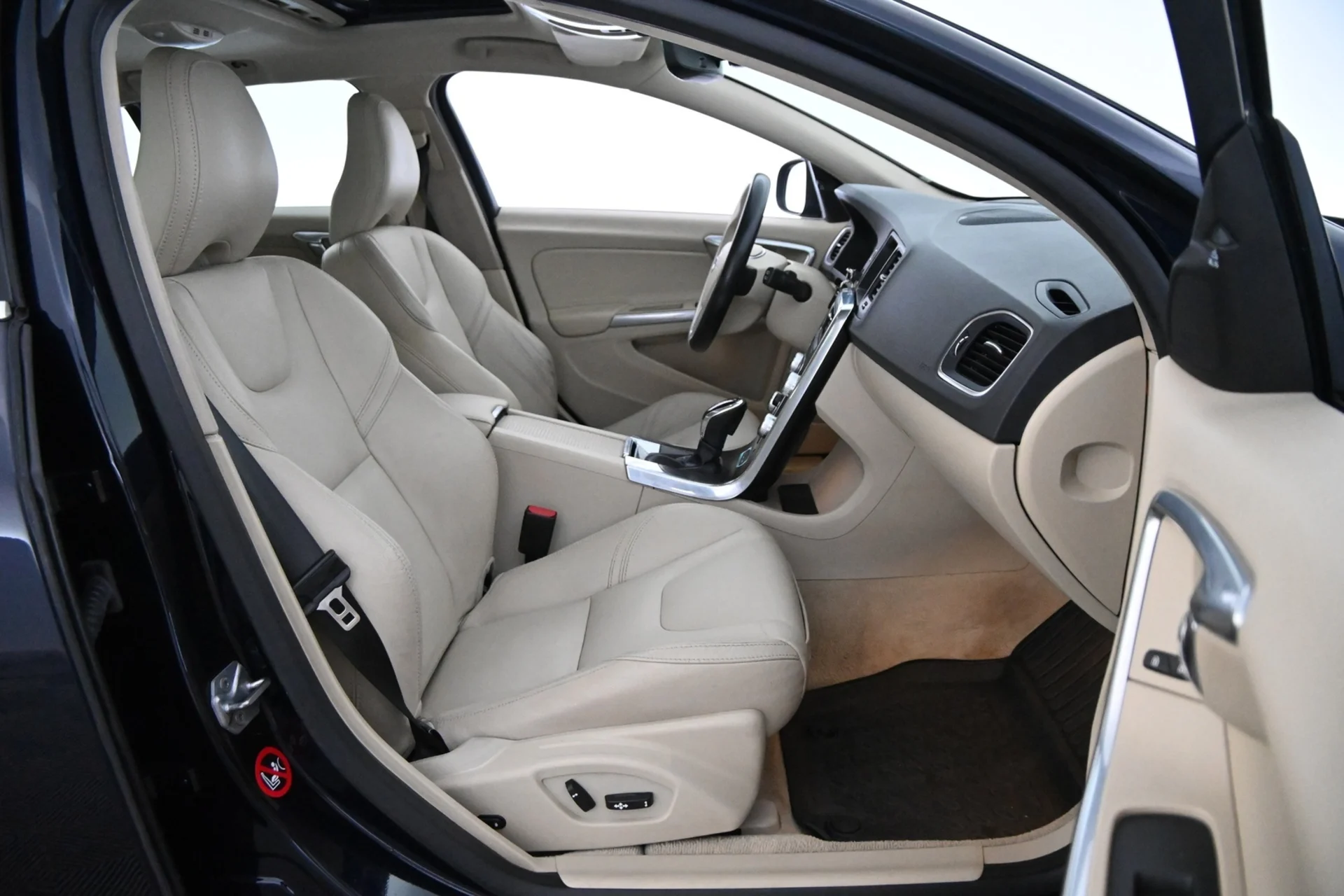 Car Image - 7wqgfSHWiUUaR7gpEcrEqX