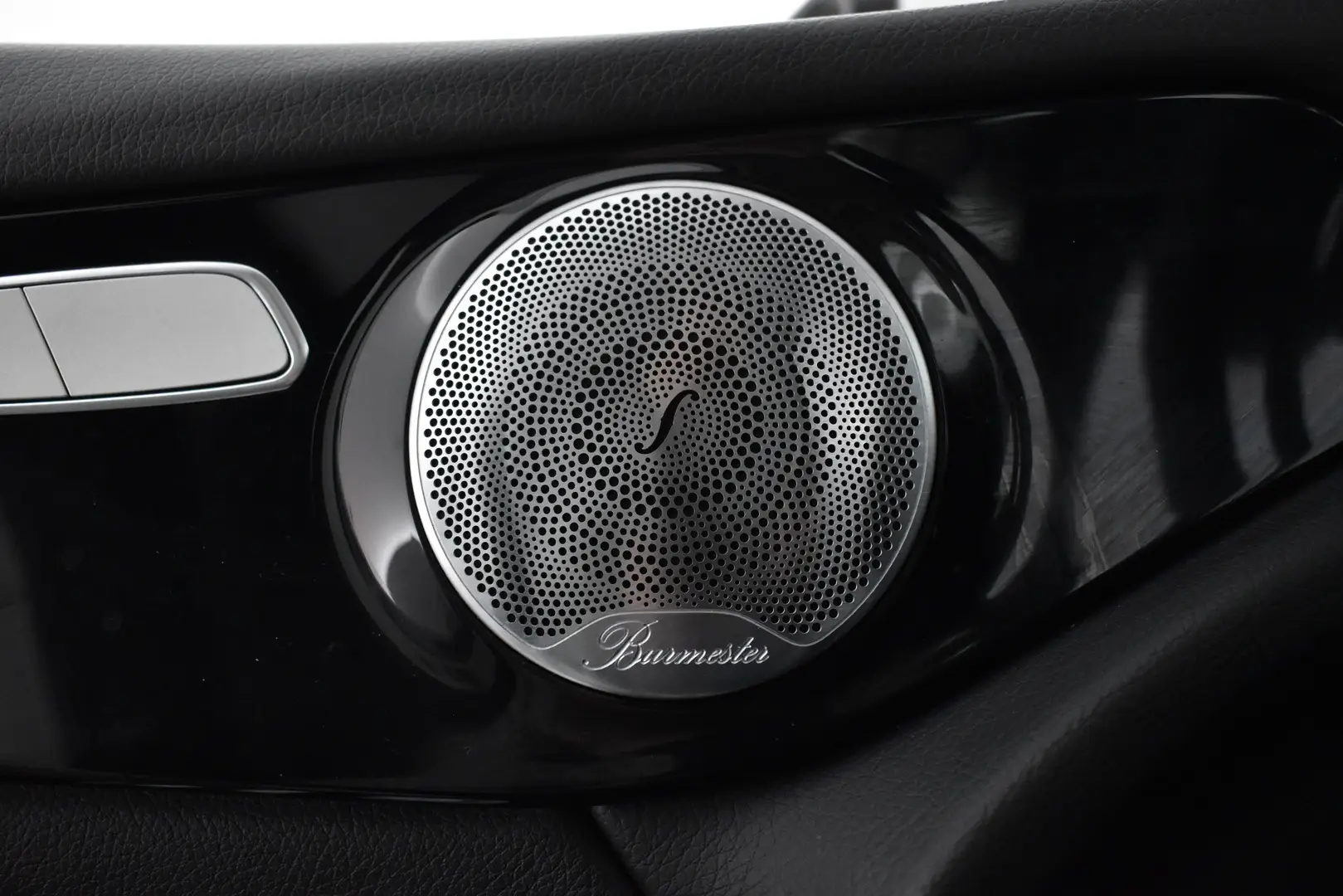 Car Image - 7pOHtxVqaz1Y5jkVuSrFdQ