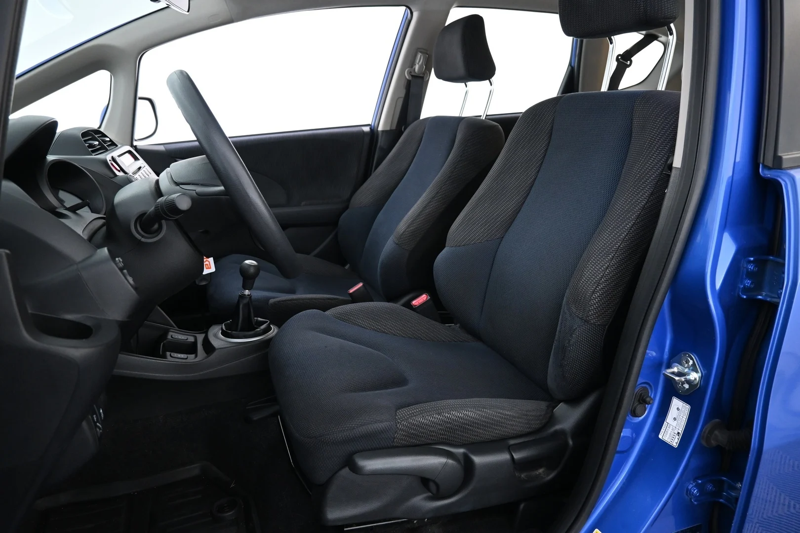 Car Image - gPUiYRVuDjMh27X383HN8