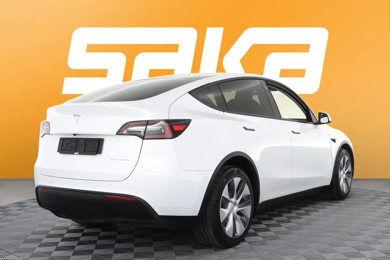 Car Image - 6OXaka8mVGQyCFP616dBtJ