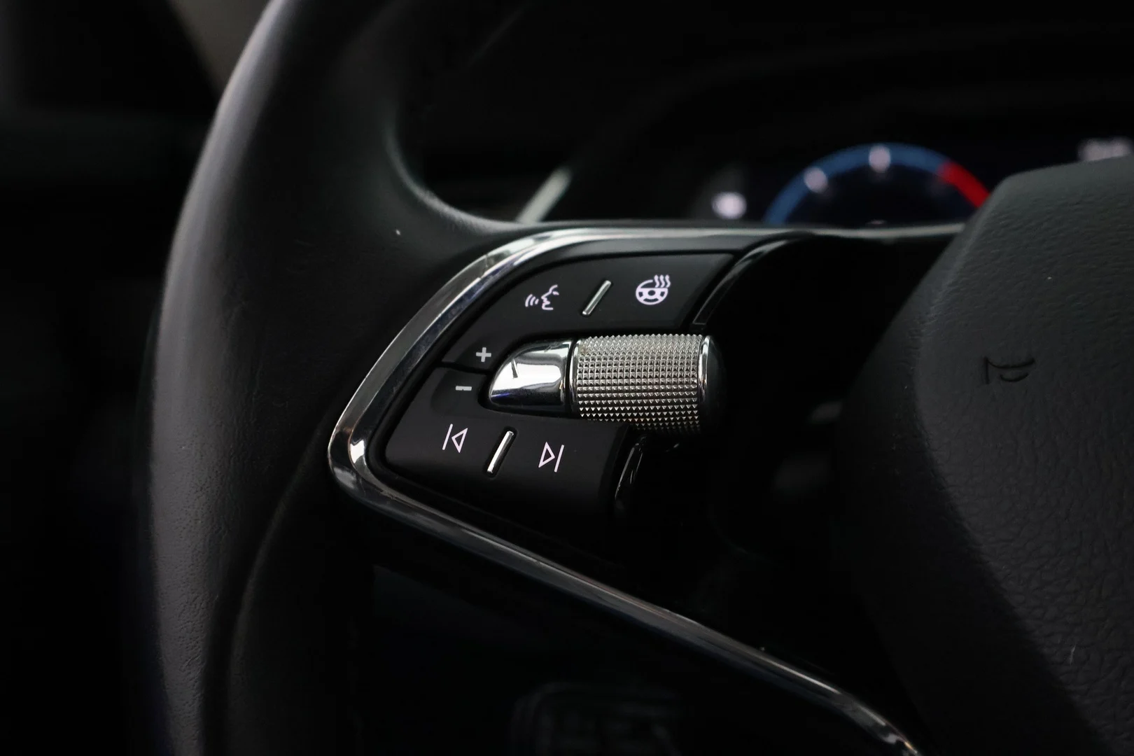 Car Image - 19HDFBrj9eC9xXVaMcmOKR