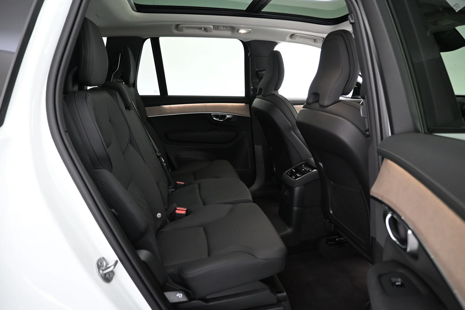 Car Image - 4qMos3p4gCX4cgaWfxib5e