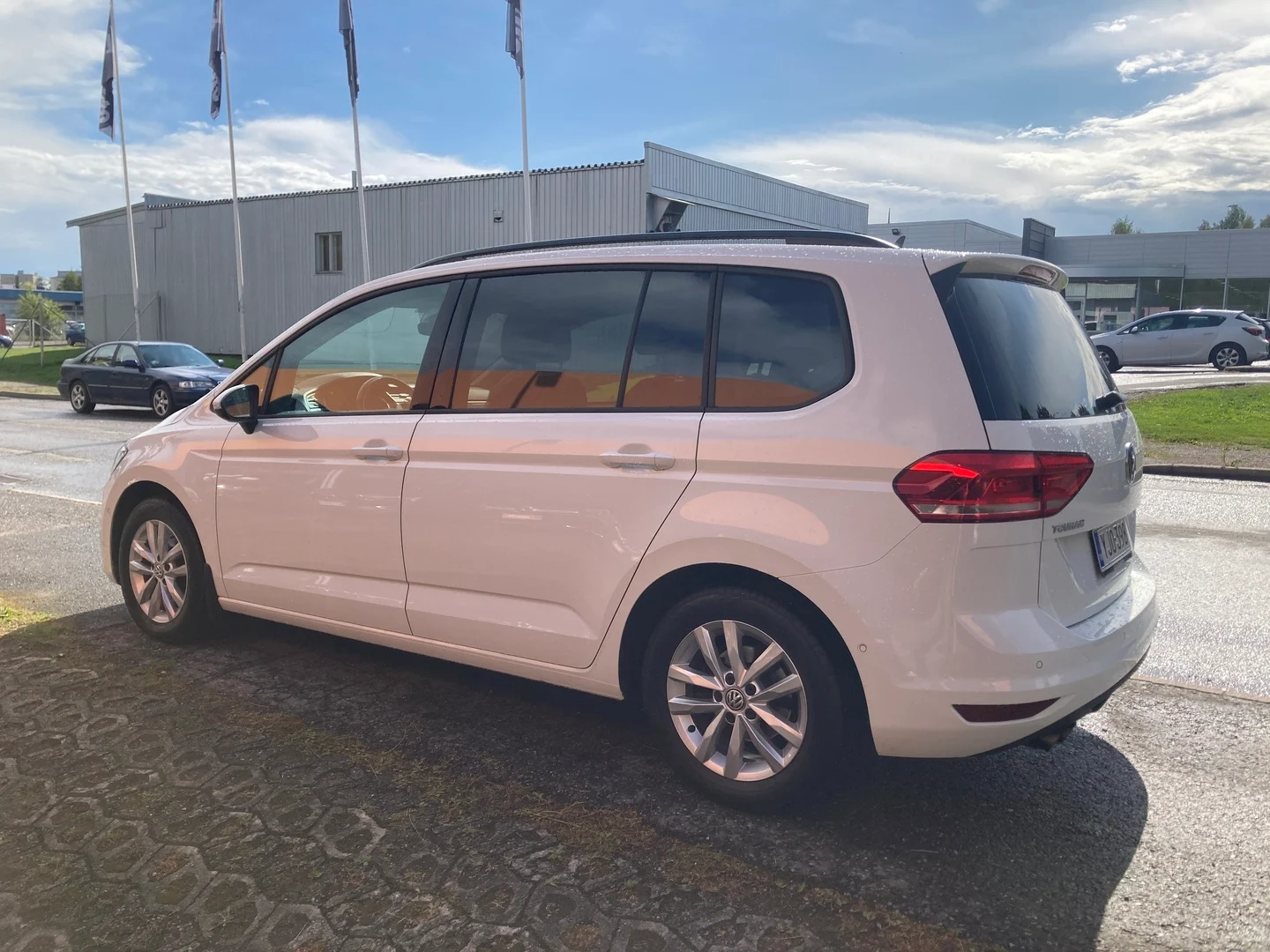 Car Image - 26vAV10YtHdEjKOuxpceTL