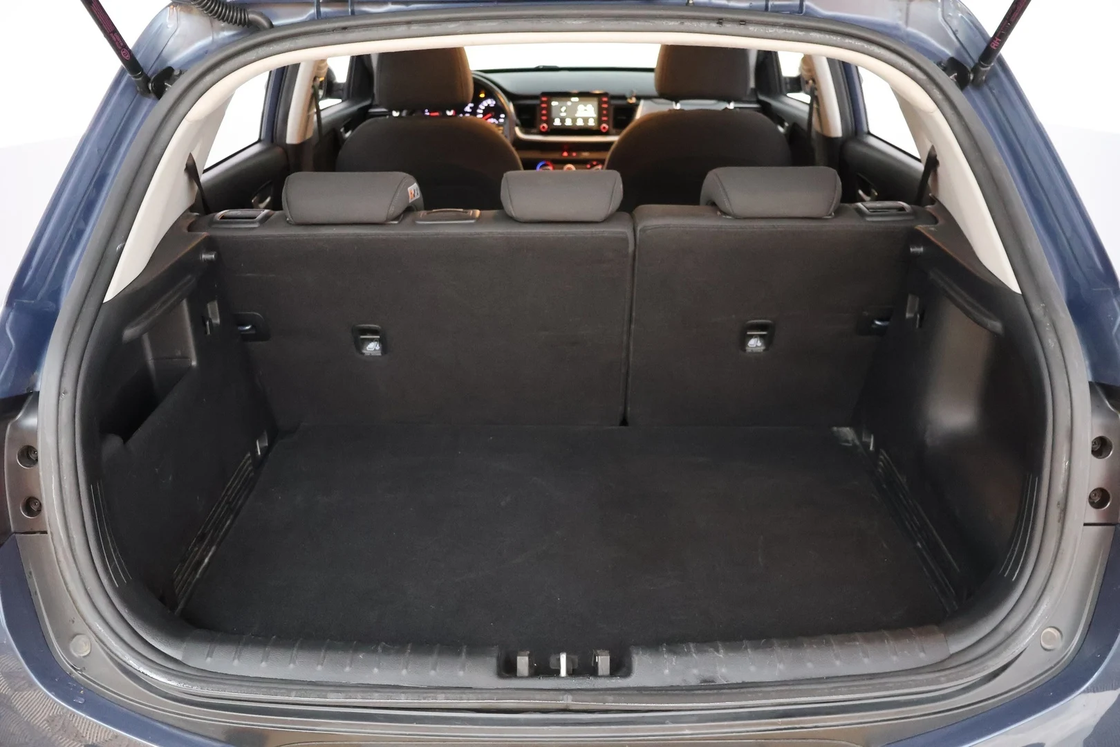 Car Image - AtMawgM96FL2frjxEgQg8
