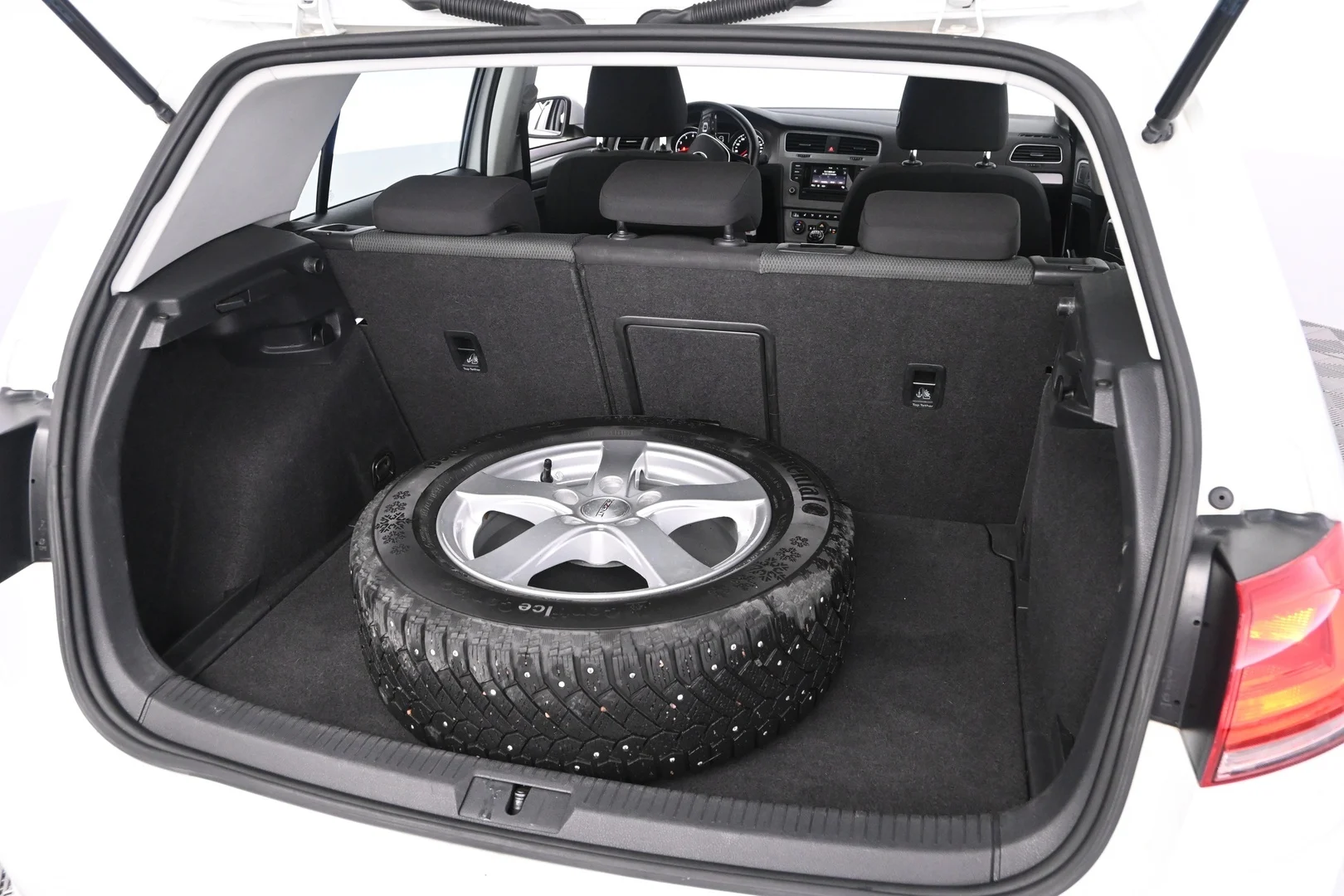 Car Image - 588e9tKYrvCuEeyIyVkgnZ