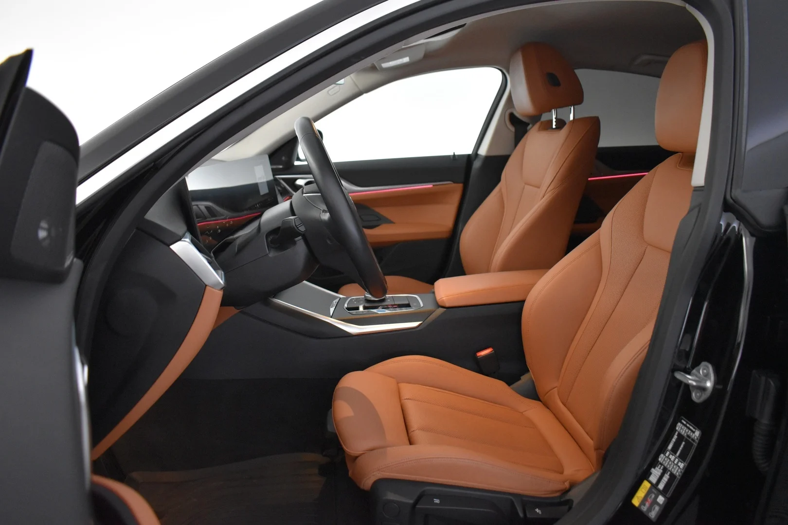 Car Image - 6IYs3Tz4vNO869Qqaoiyen