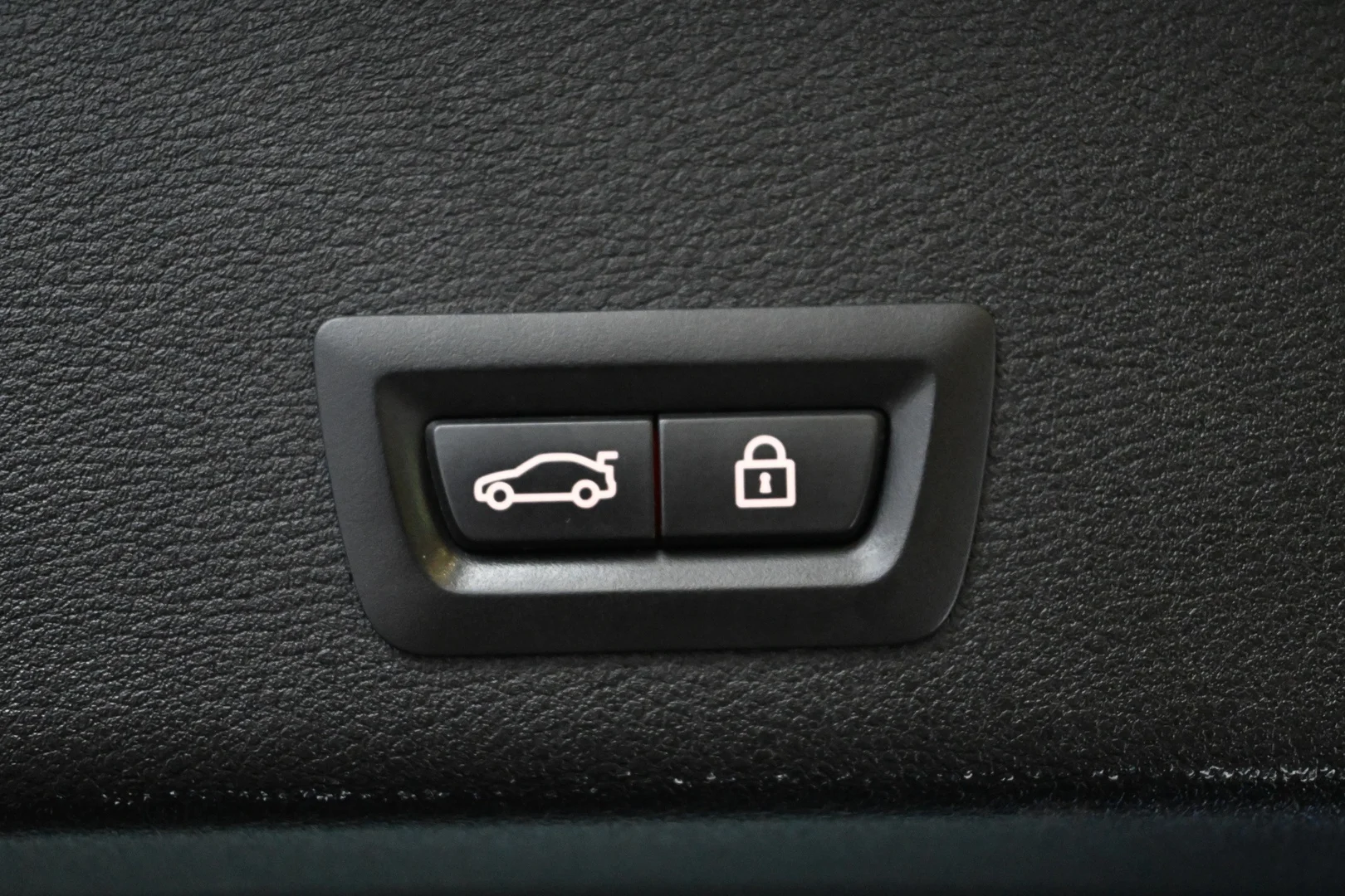 Car Image - 6thhZRK4mMkkenx6pa77eT