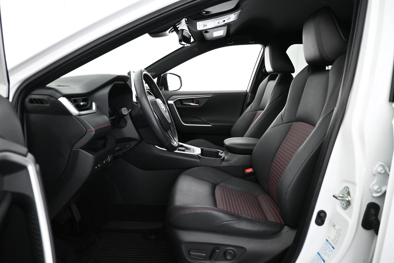 Car Image - 2Hk8FvHEap3zDJIghXbmst
