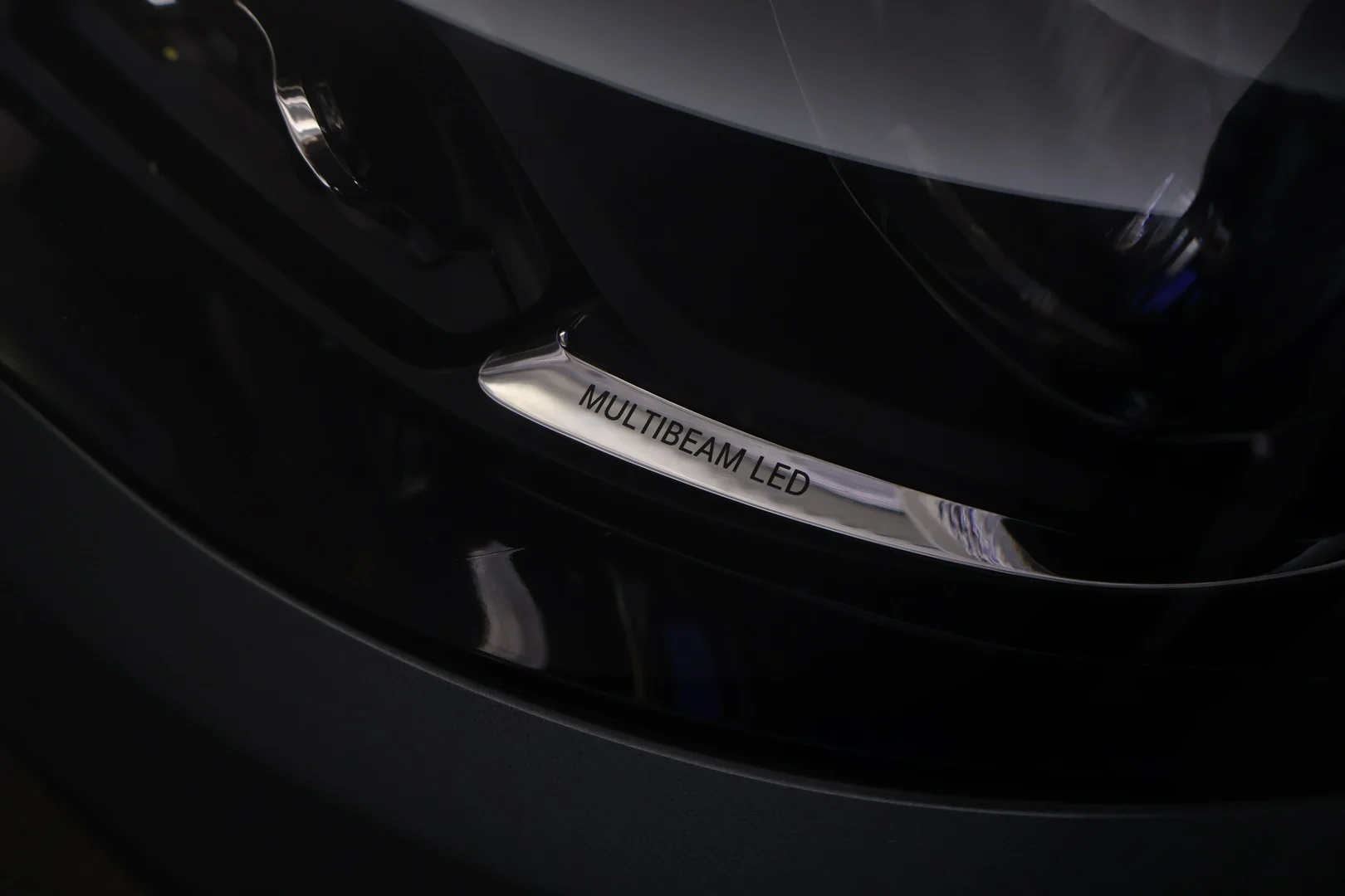 Car Image - 6dsheD4qdf7r1SccRR8xbn