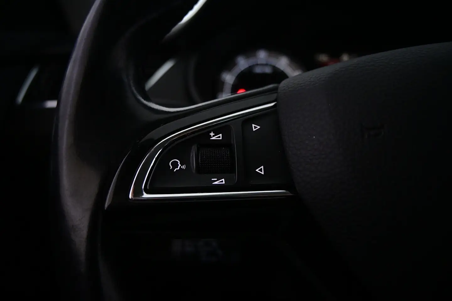 Car Image - 4vDNYKdfHdRANnLGGcENKW