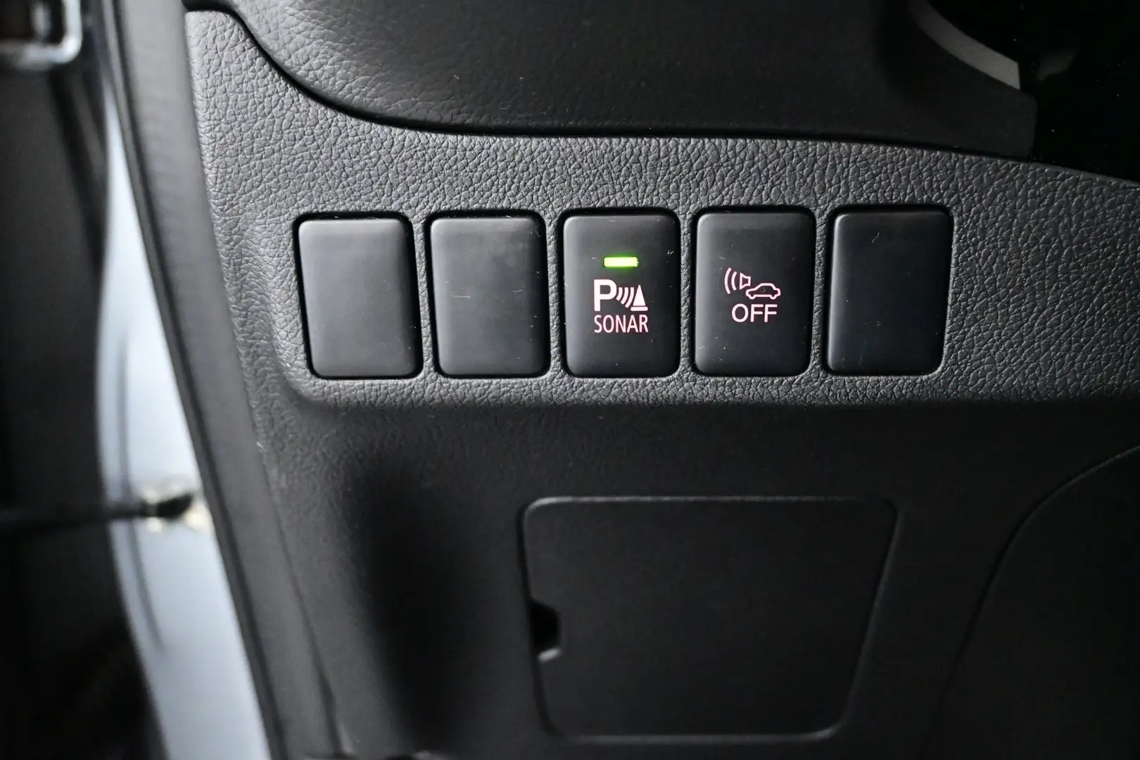 Car Image - 67ZvaloxhGFdvm4VTd6b41