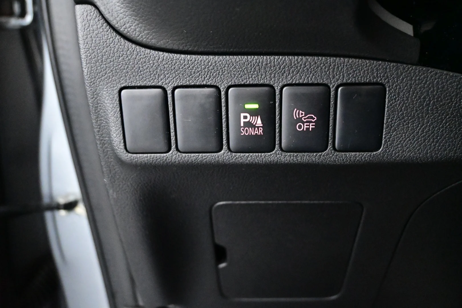 Car Image - 67ZvaloxhGFdvm4VTd6b41