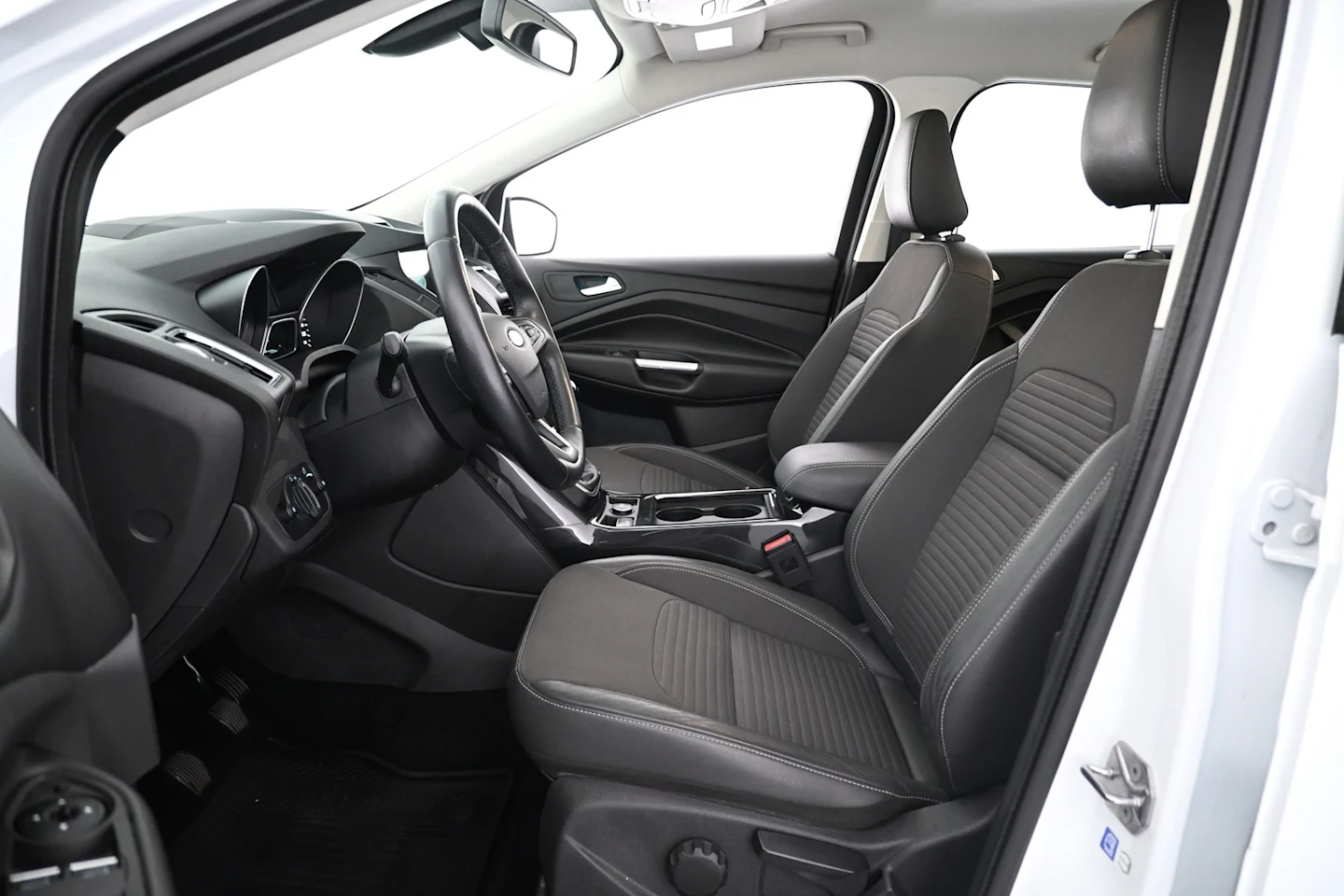 Car Image - 5Gu8b3S4sL6e2YFnUoYWfi
