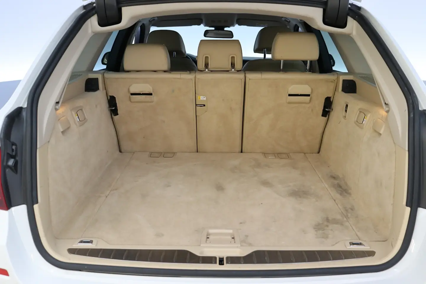 Car Image - 3C9eUwByKyad5s91Vf9gso