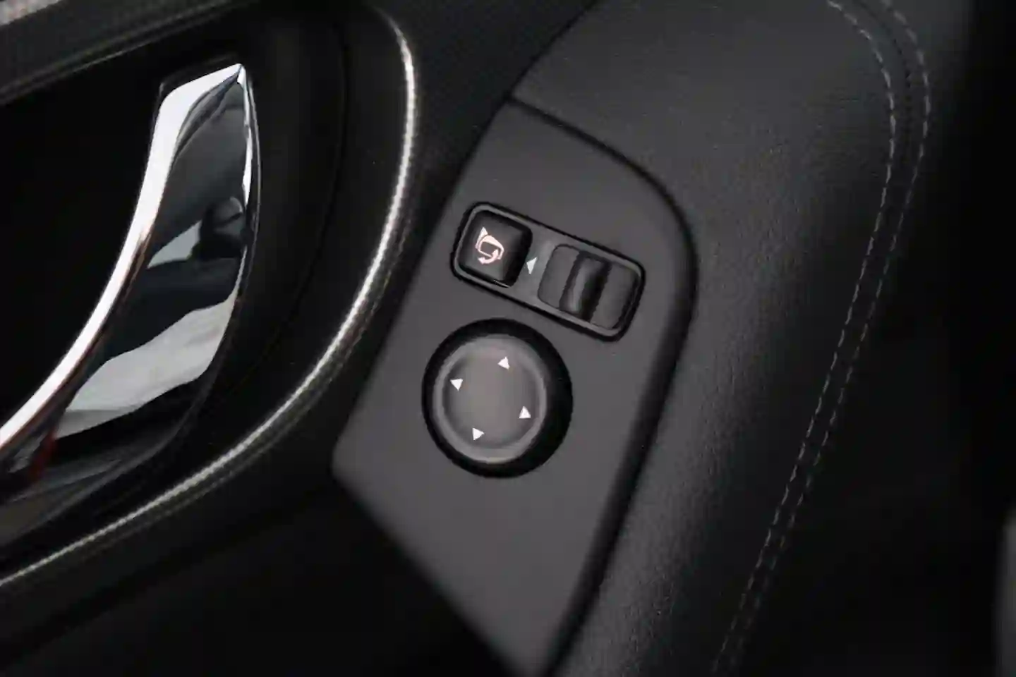 Car Image - 1OksG8heH5z9fONwzmspSi
