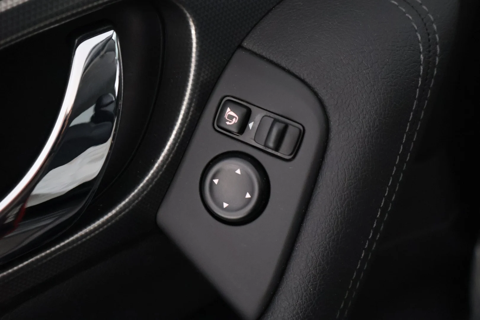 Car Image - 1OksG8heH5z9fONwzmspSi