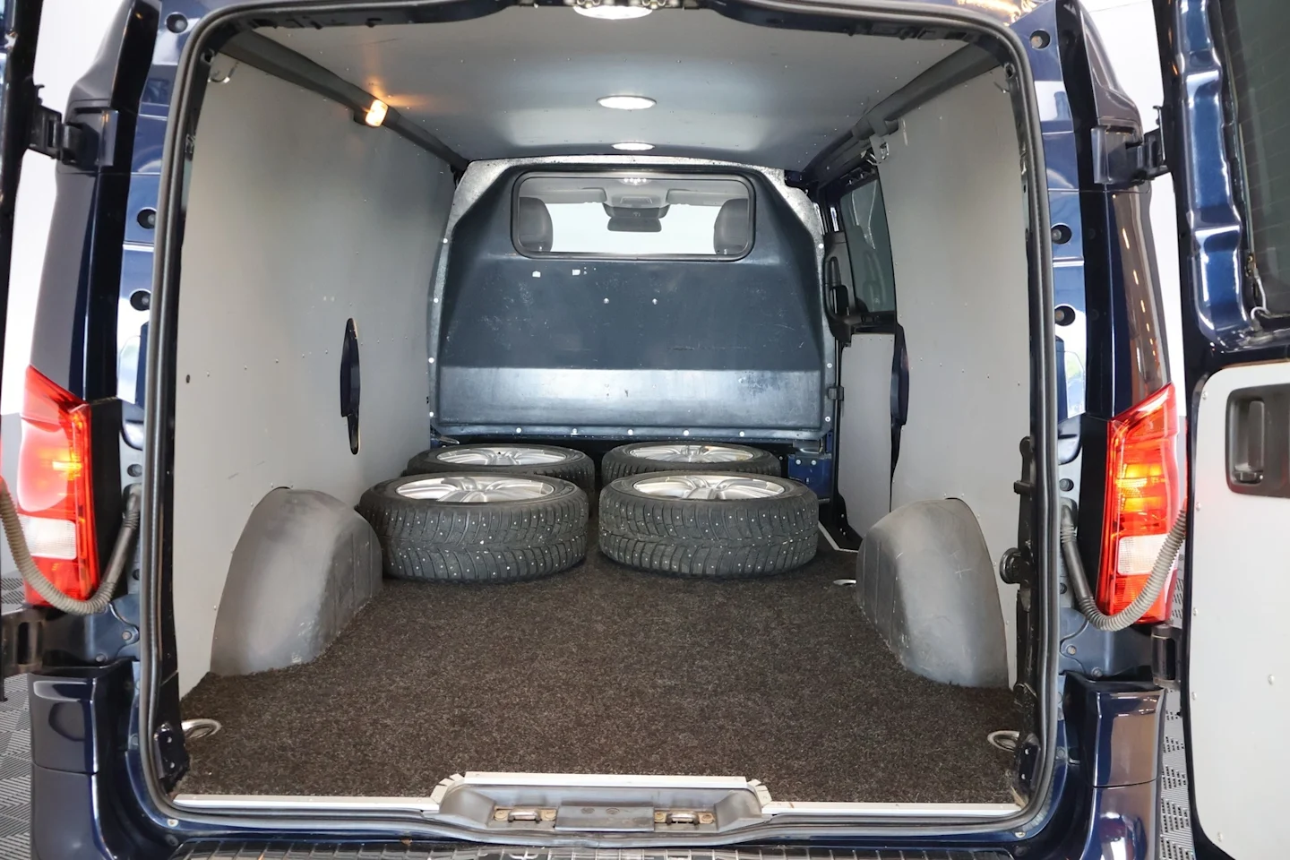 Car Image - gZvYN6CUj1E5fAkxheQ7a