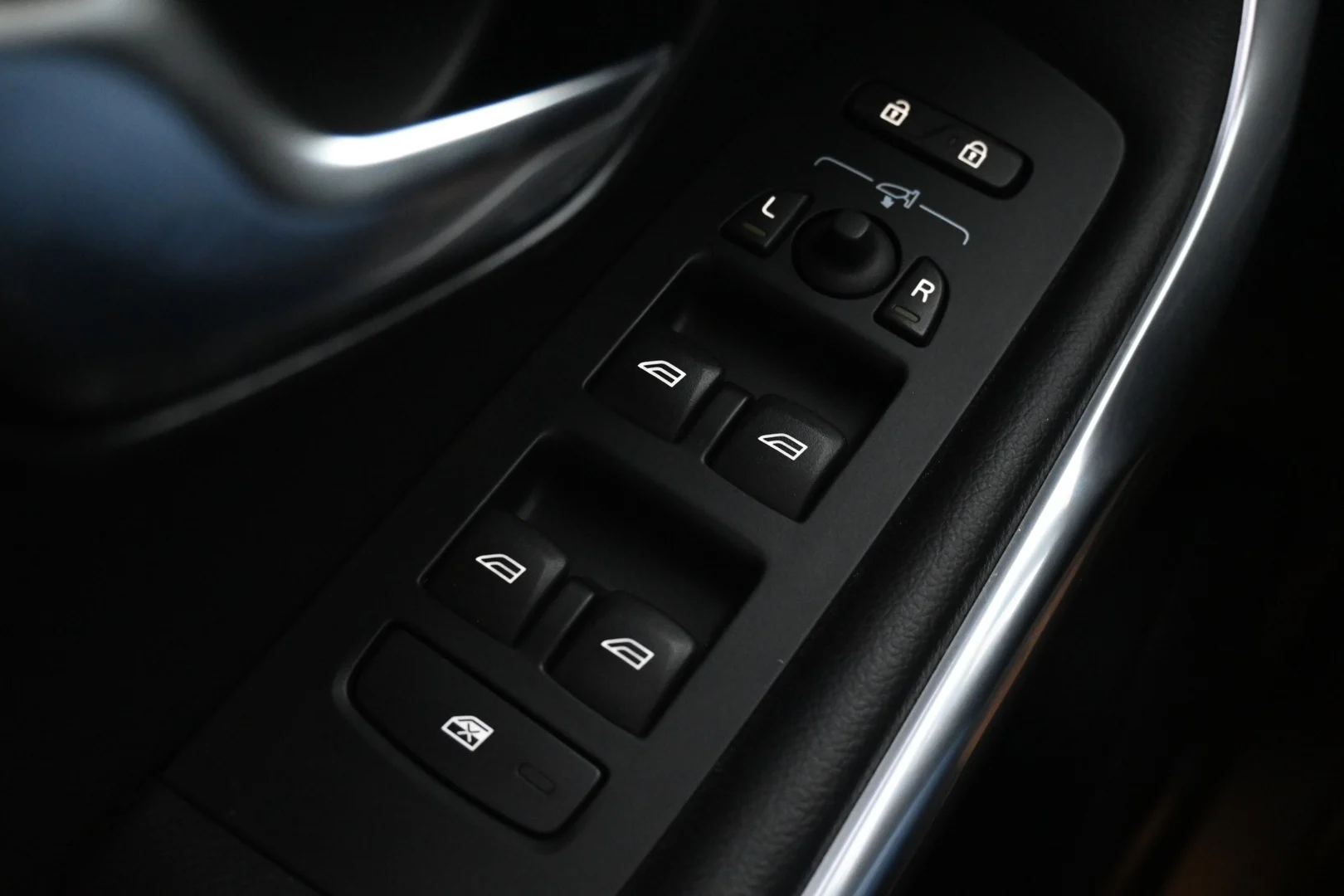 Car Image - 1QQvvZIaTRXdc9vurO8MhJ