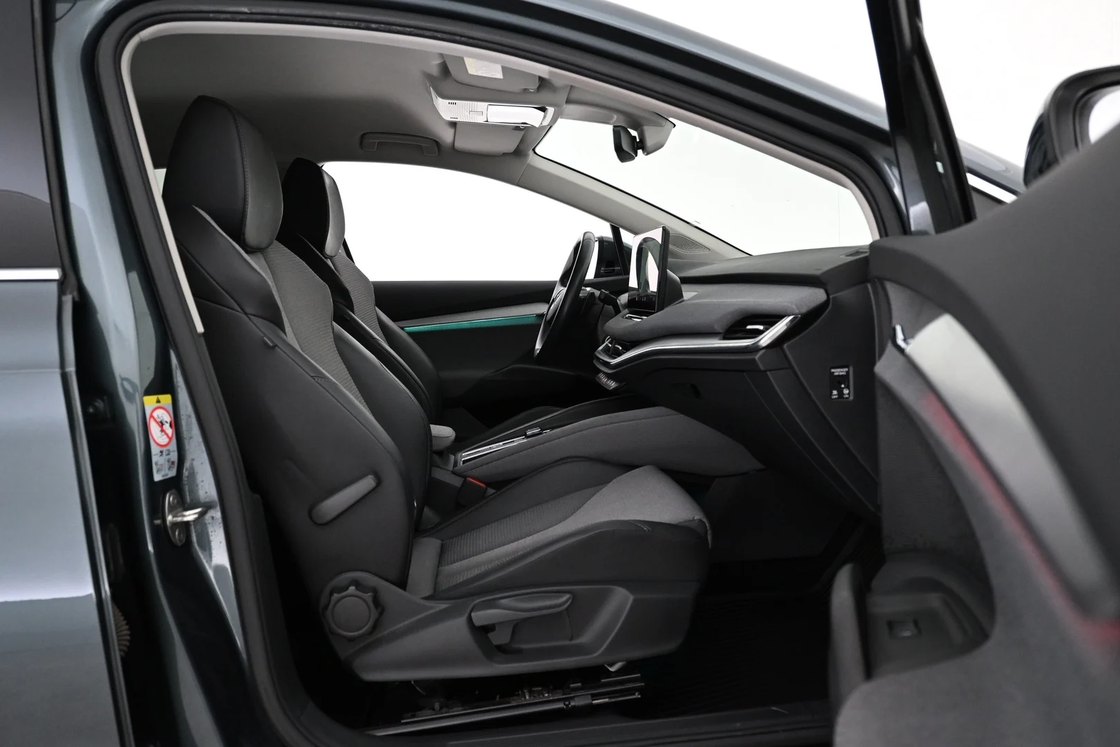 Car Image - 5uEqax3KqAD7QXfBWXO9ri
