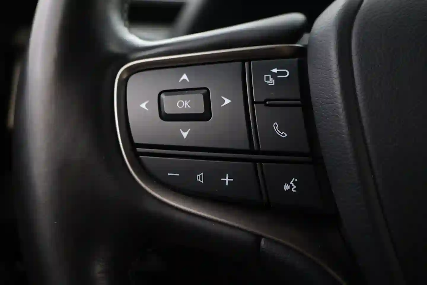 Car Image - 5W3fYYVt907P4hv1aem1RE