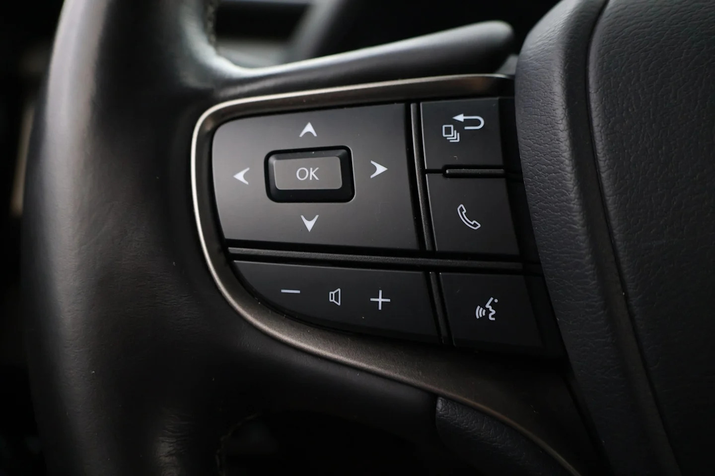 Car Image - 5W3fYYVt907P4hv1aem1RE