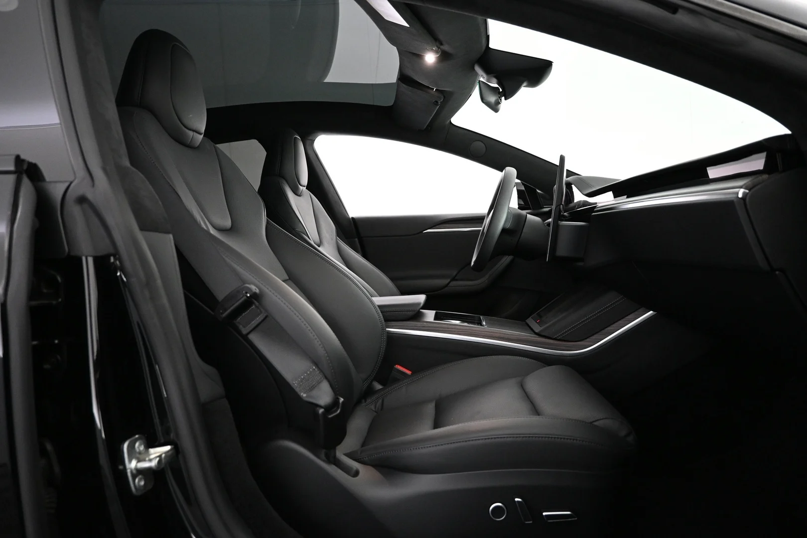 Car Image - 5pfzUbIq4C7eWUCNhNibw8