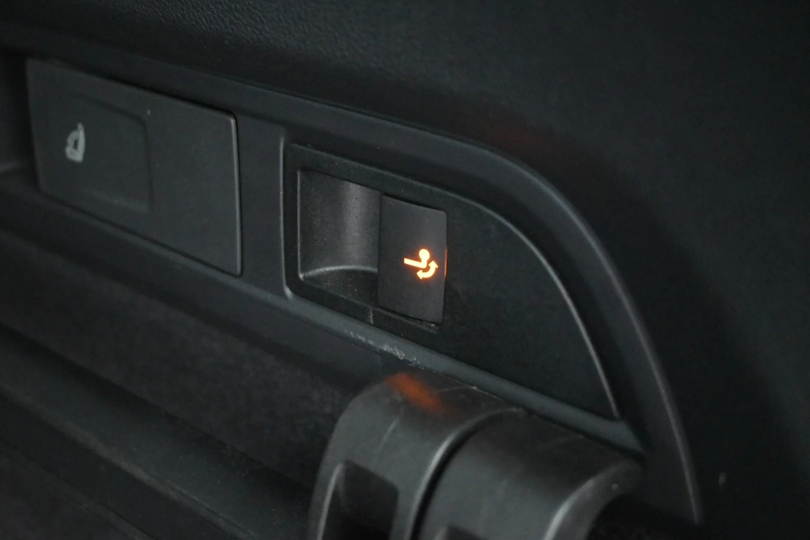 Car Image - 5DtuxscPTD3RSYUuevn1hH