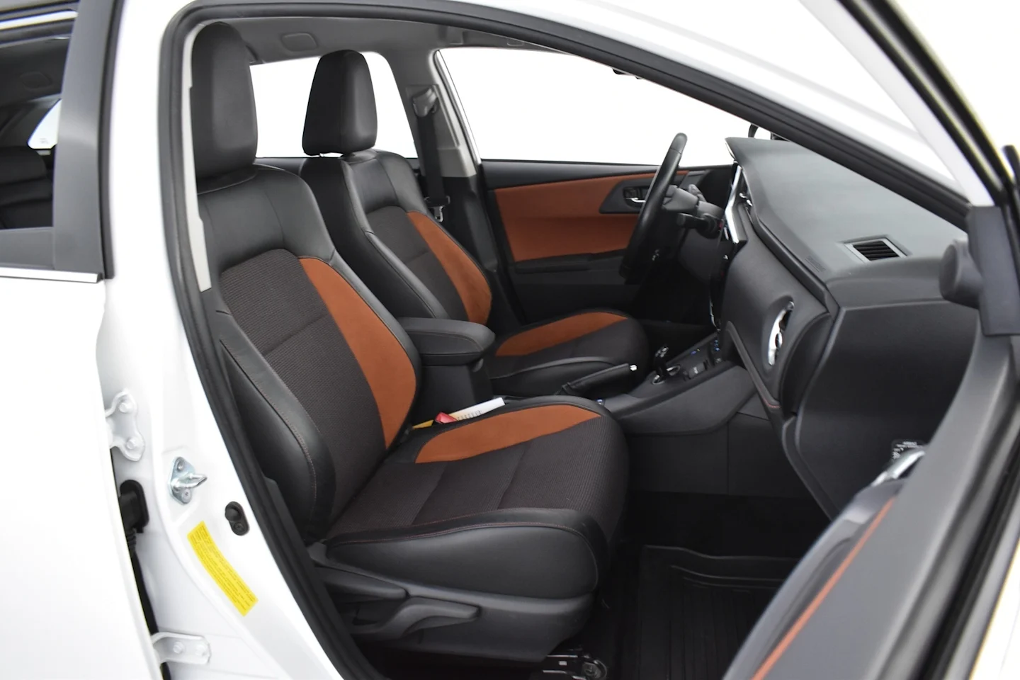 Car Image - 6aSoo8gPivWEXOtHK2565j