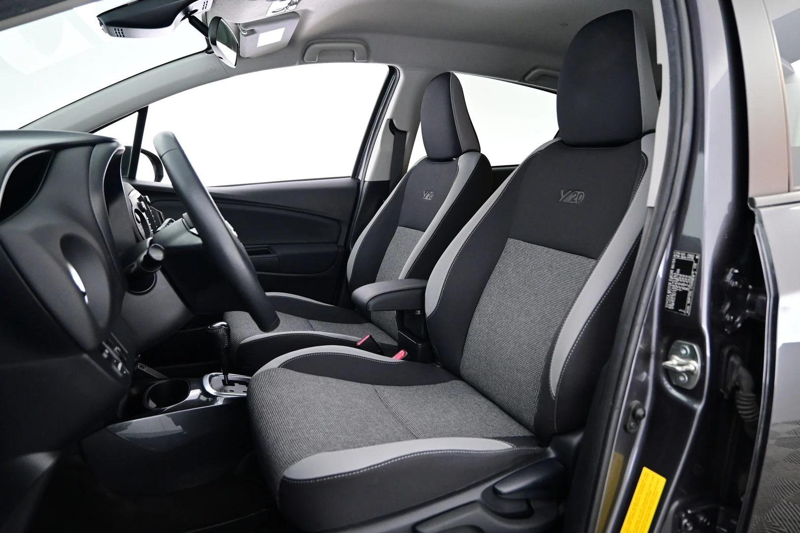 Car Image - 2Co01c4Ca75FxBPcv3a5yd