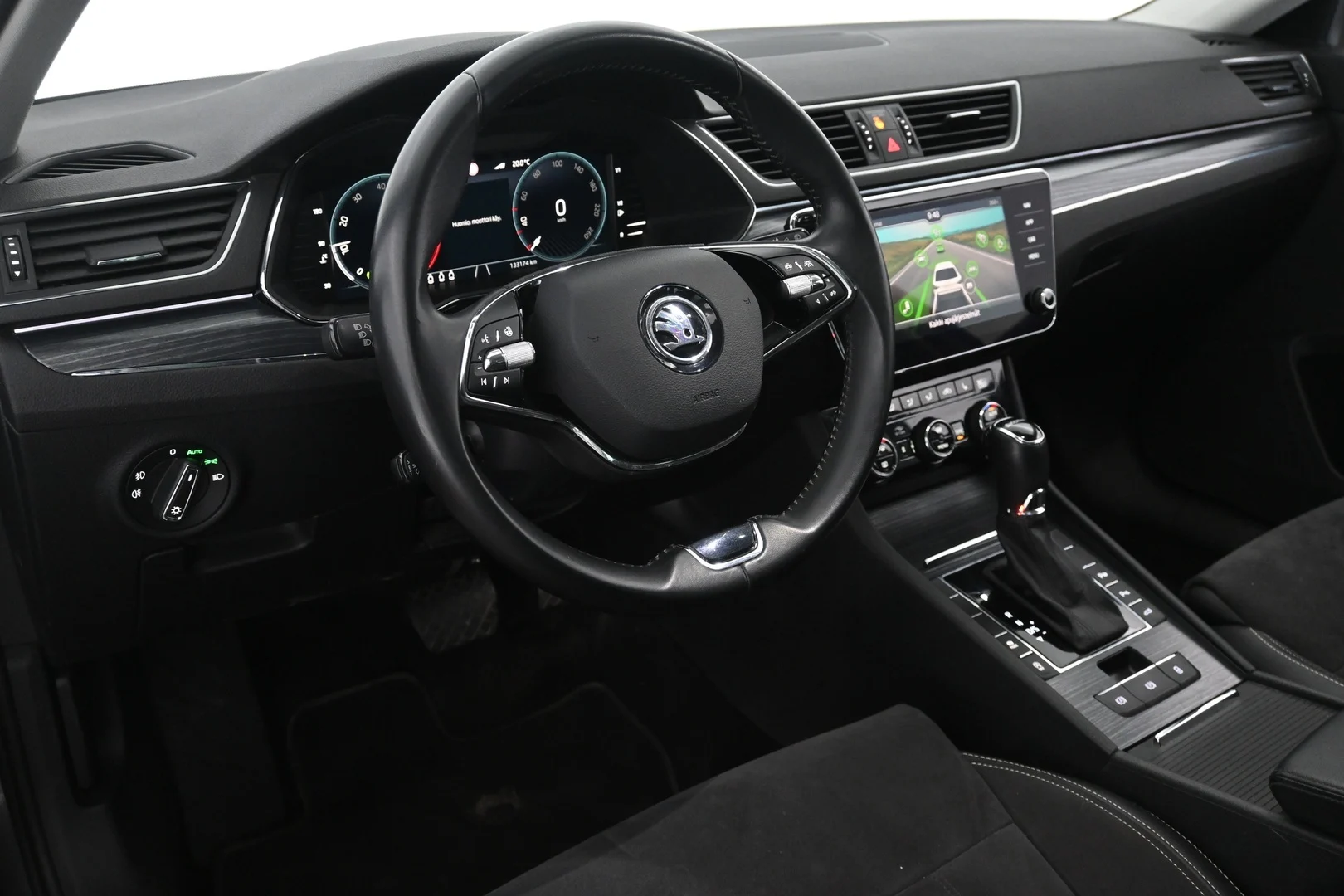 Car Image - VleohPMfyjKwJ2wKS0iys