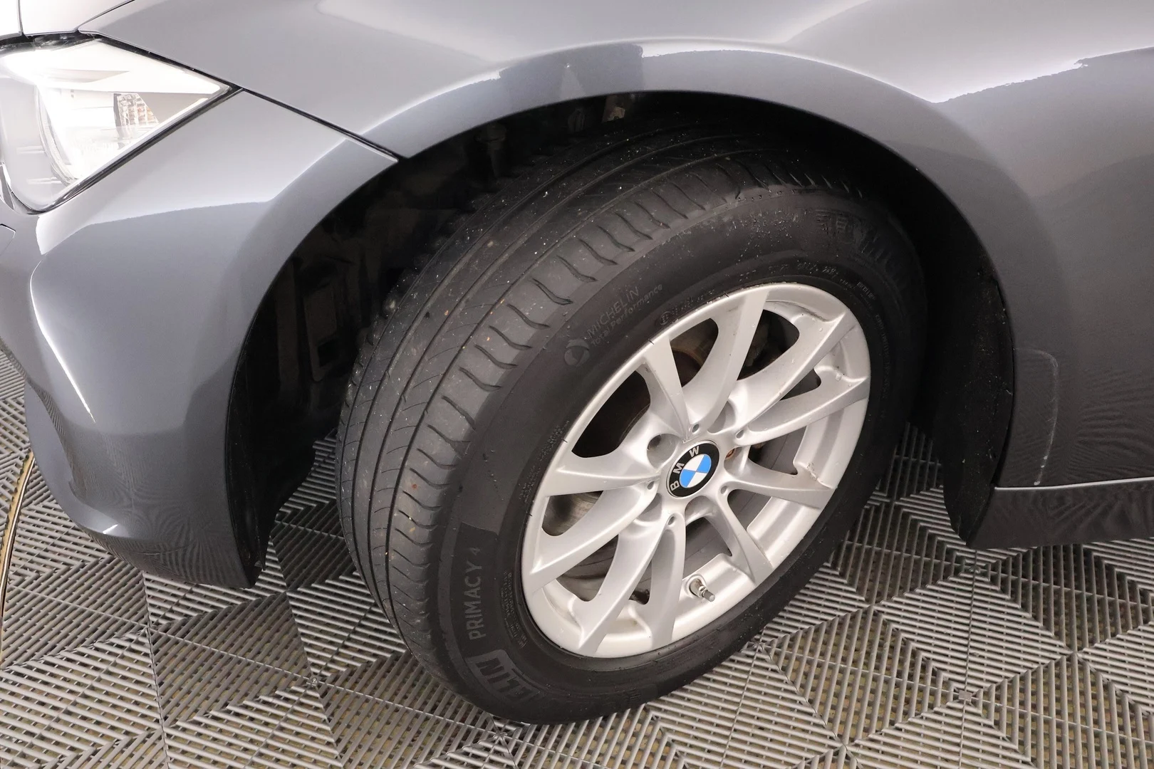 Car Image - NYRoRIYRMfd6MBz5siy5y