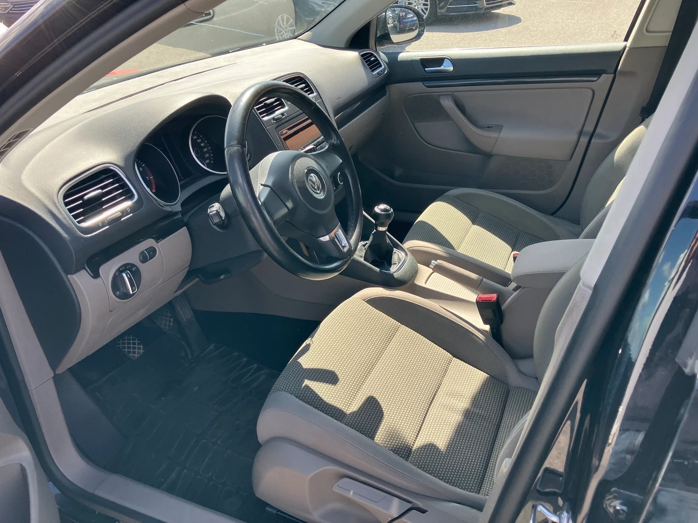 Car Image - 5mjgWsl359zjHLMvAfjDFh