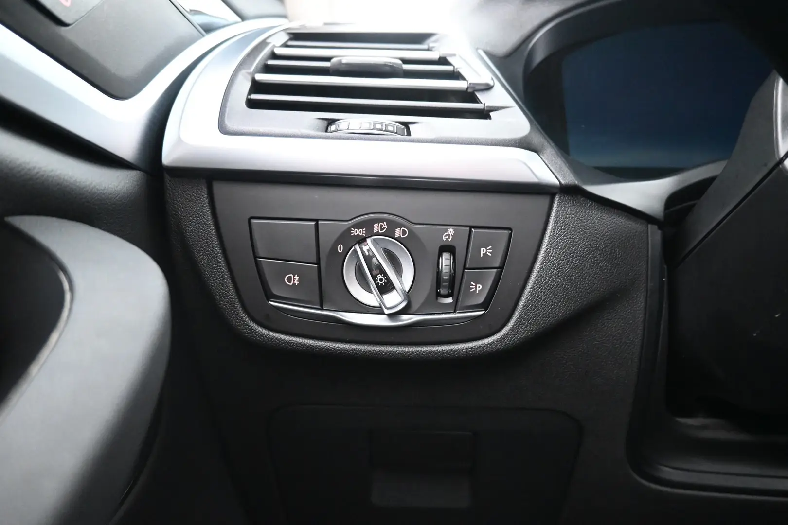 Car Image - 2LRrHMYCHQPuyW3PVj8lou