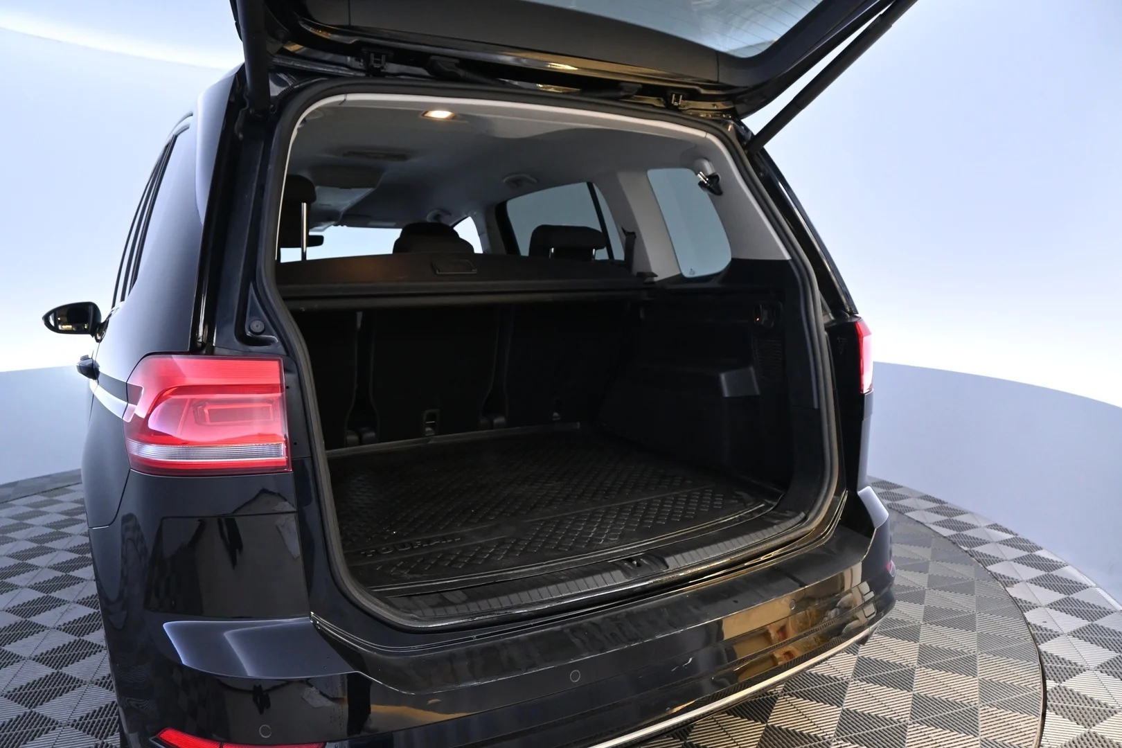 Car Image - 719DEAYxHqkG6FYGygKfeu