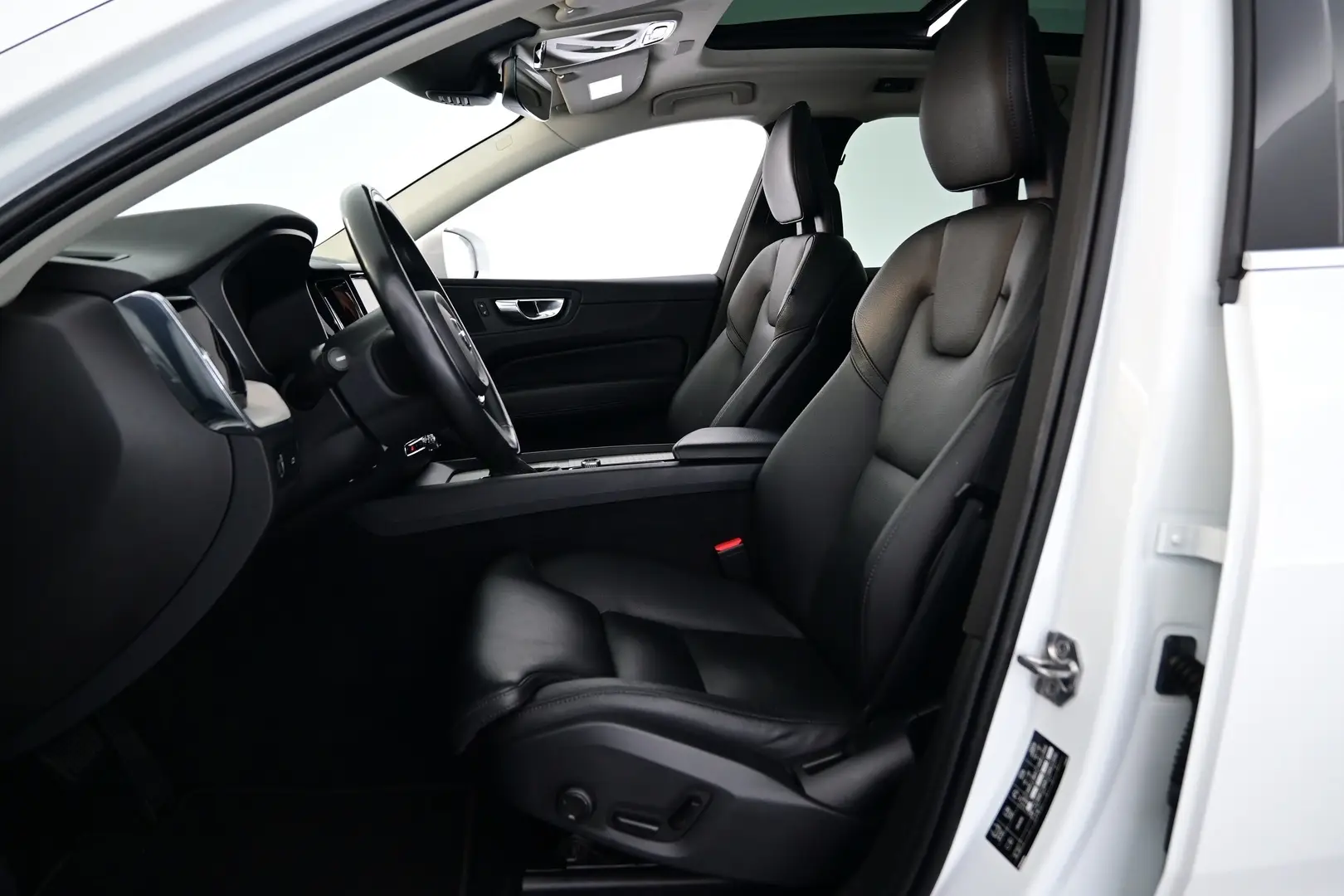 Car Image - 2OUBFVJQC5GgCn0sDiI4Wq