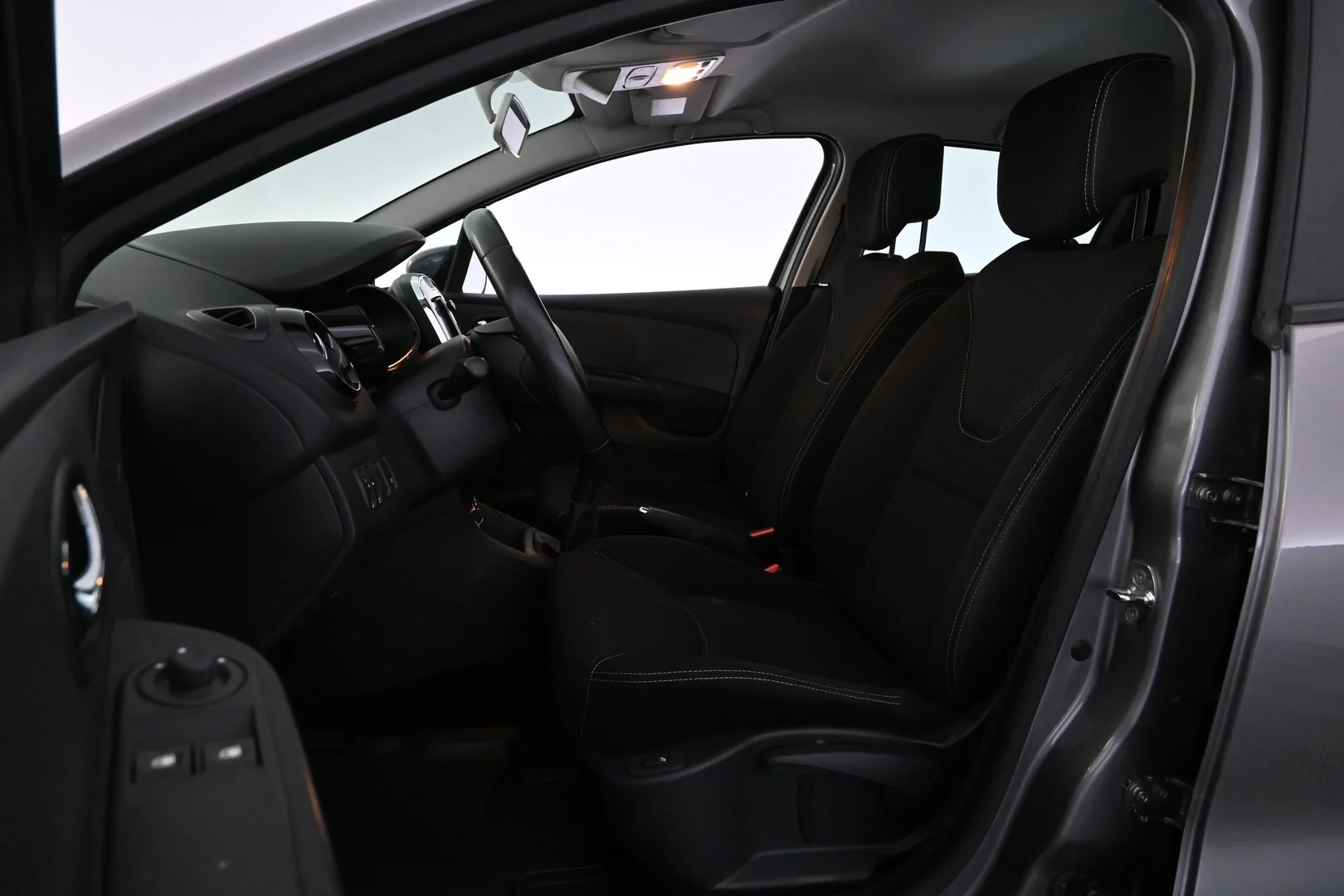 Car Image - 2zEkjIQlMg8DAaJ3yujNyO