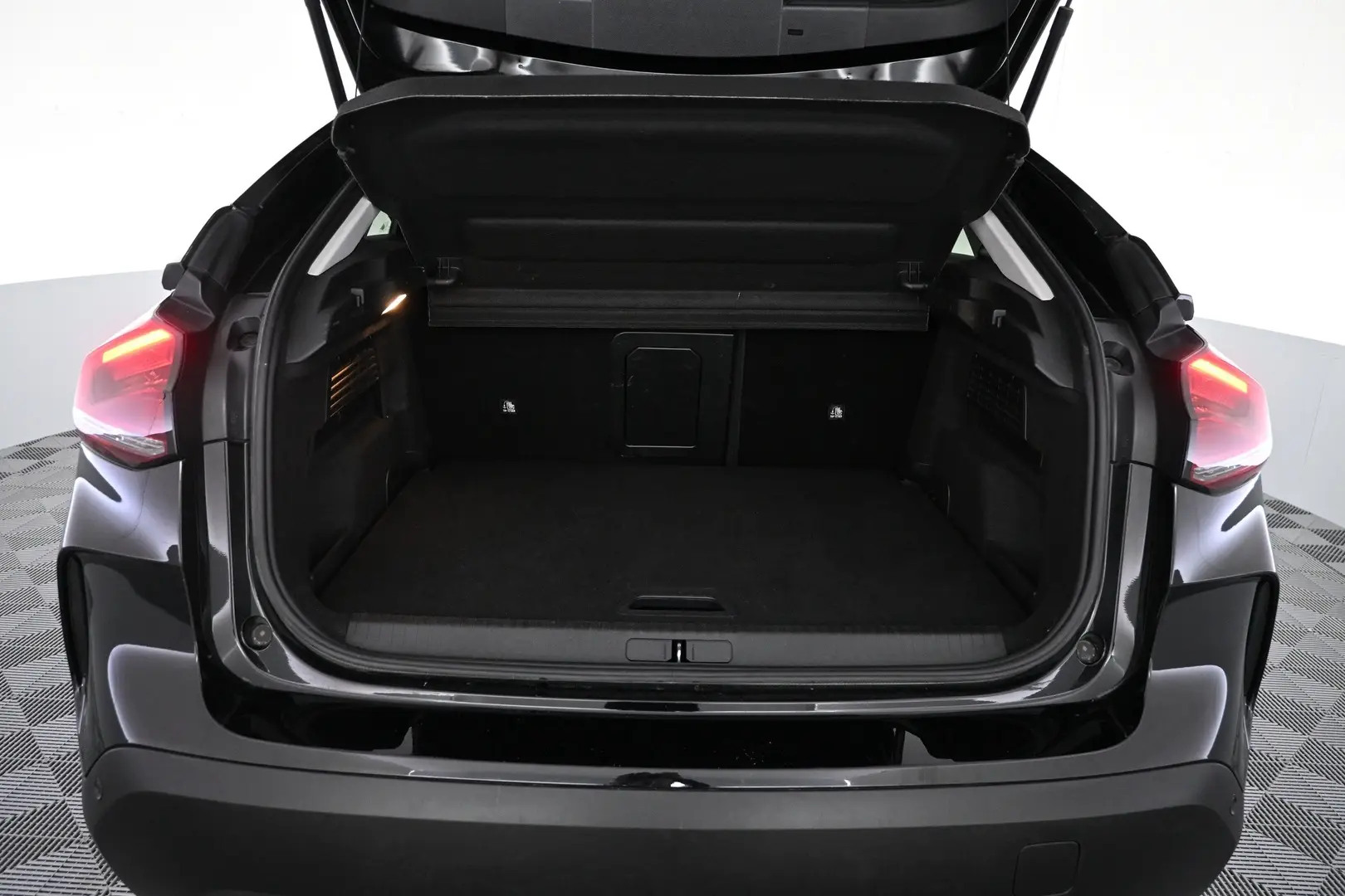 Car Image - 4R17RVQGoqZ7iE3RxXkTJi