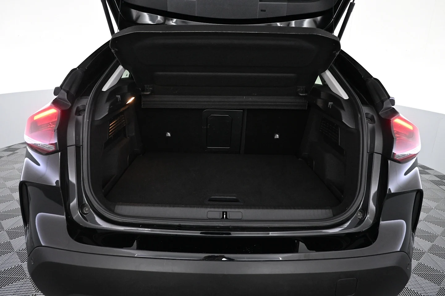 Car Image - 4R17RVQGoqZ7iE3RxXkTJi