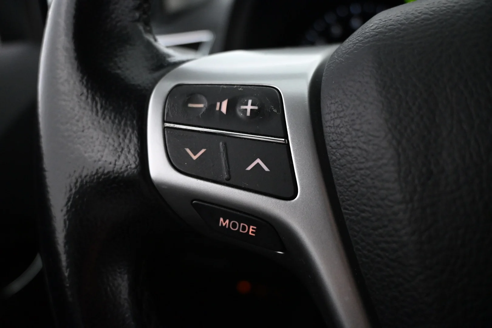 Car Image - 6A3SNW60imCKVhXlRdXy11