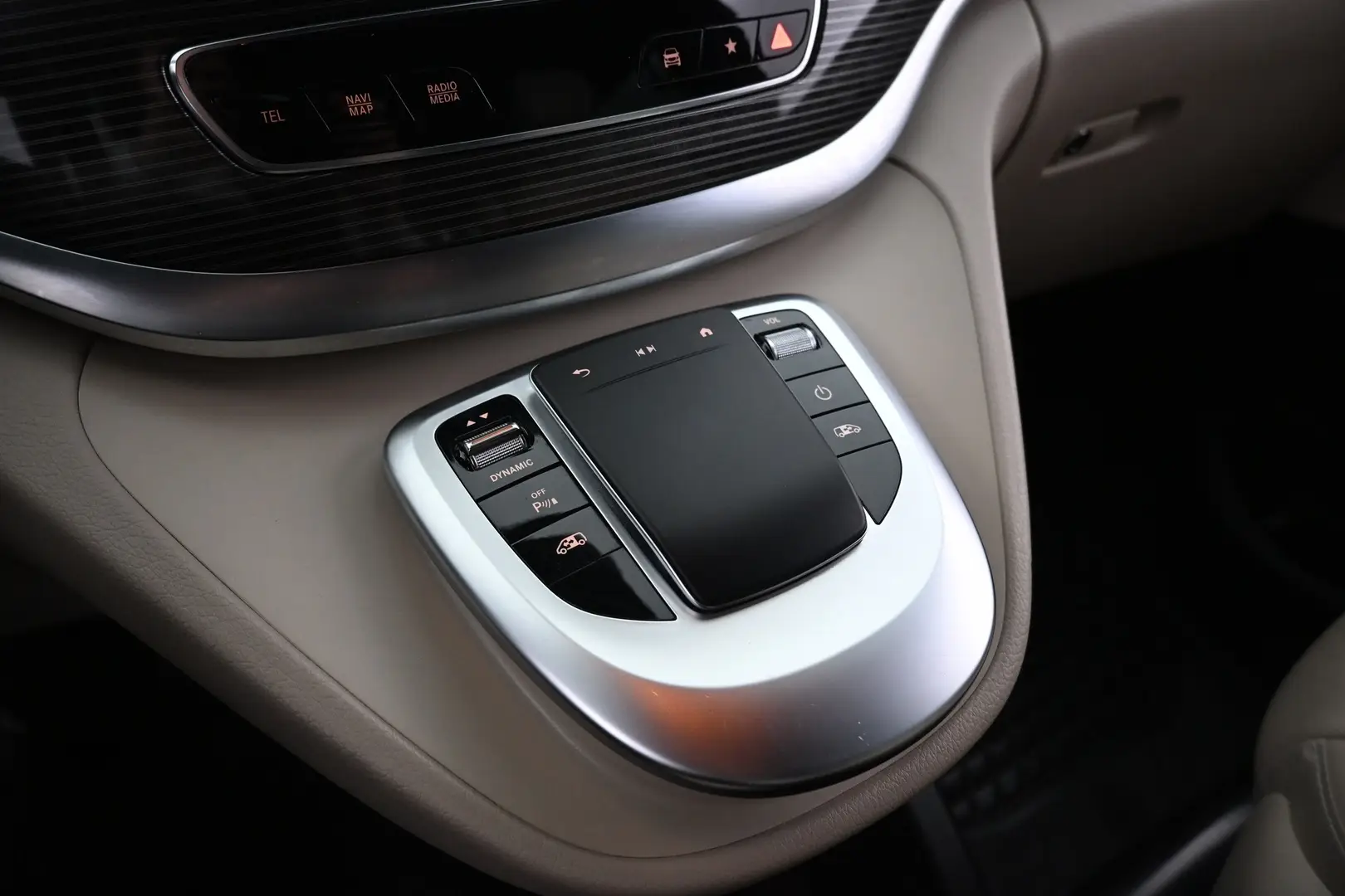 Car Image - 23fm6KtyYLUp9GmmLG37lx