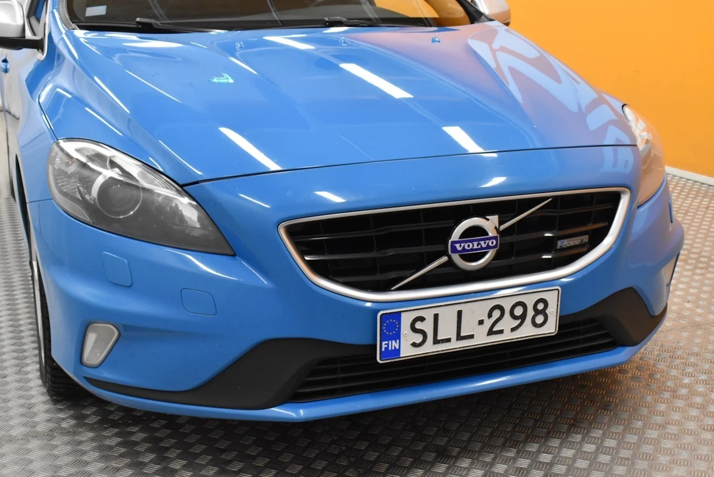Car Image - cry0XoROoT7OsgQas8mGt