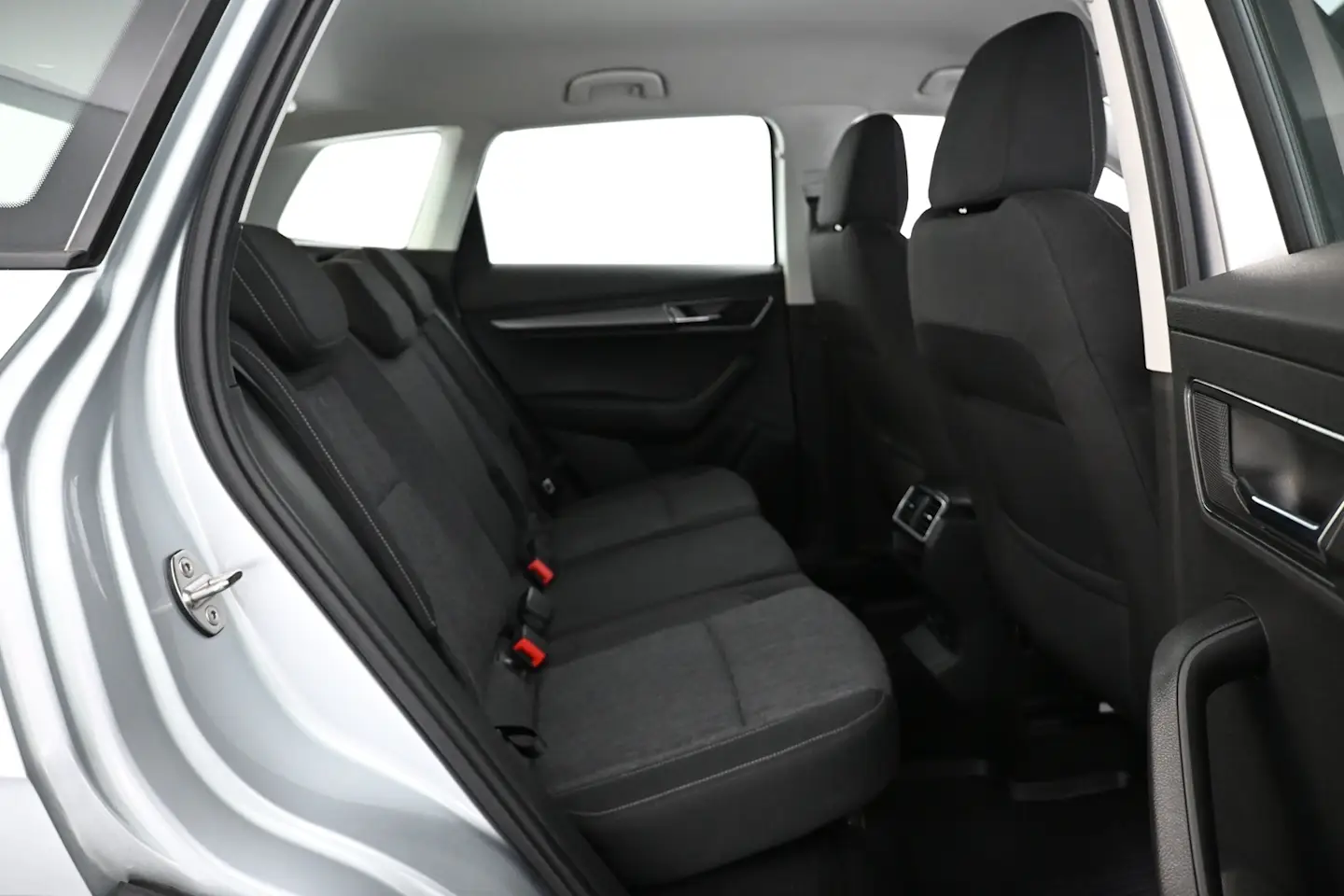 Car Image - 6Wo2fU2hyyGEo6cWGqBxQE