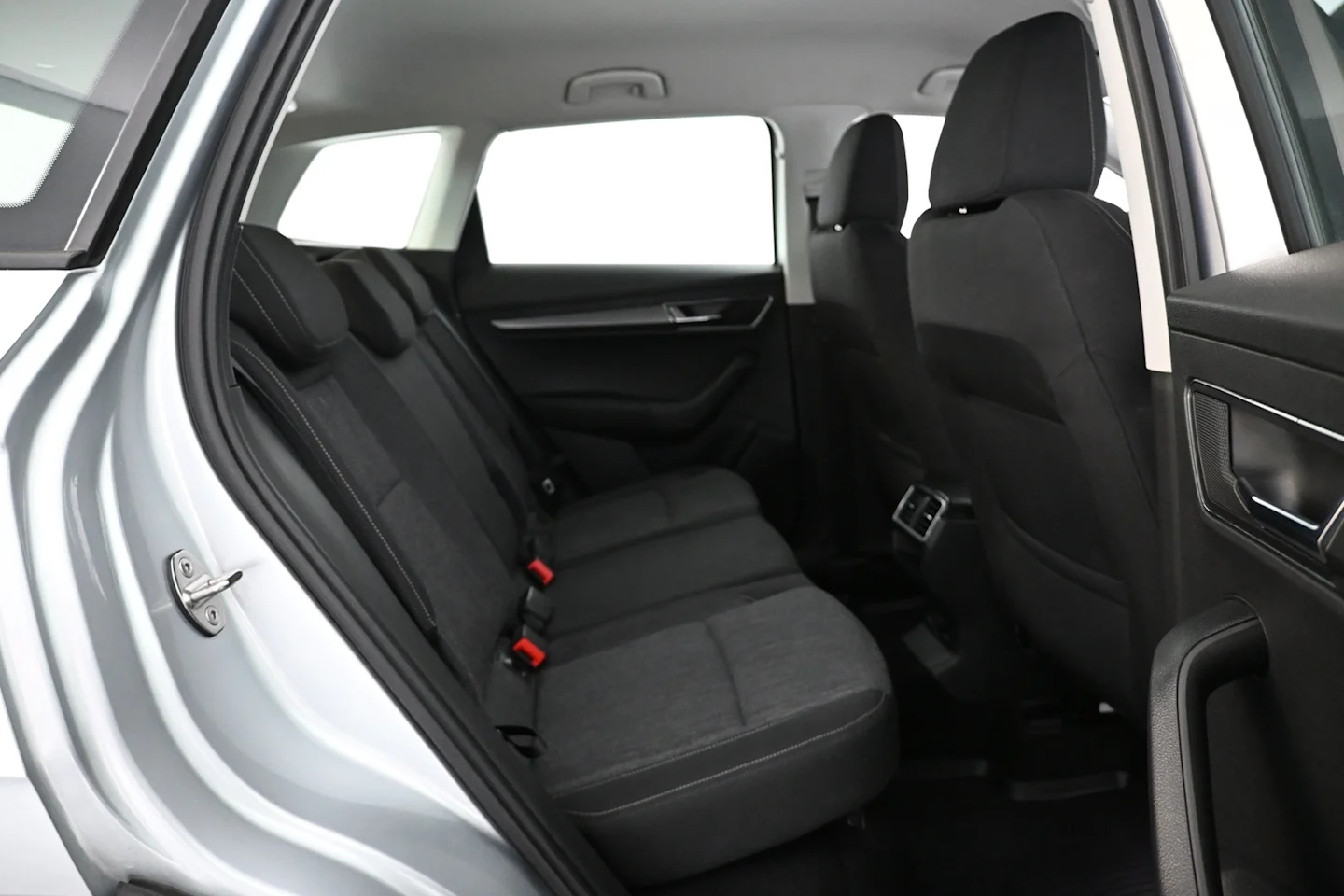 Car Image - 6Wo2fU2hyyGEo6cWGqBxQE