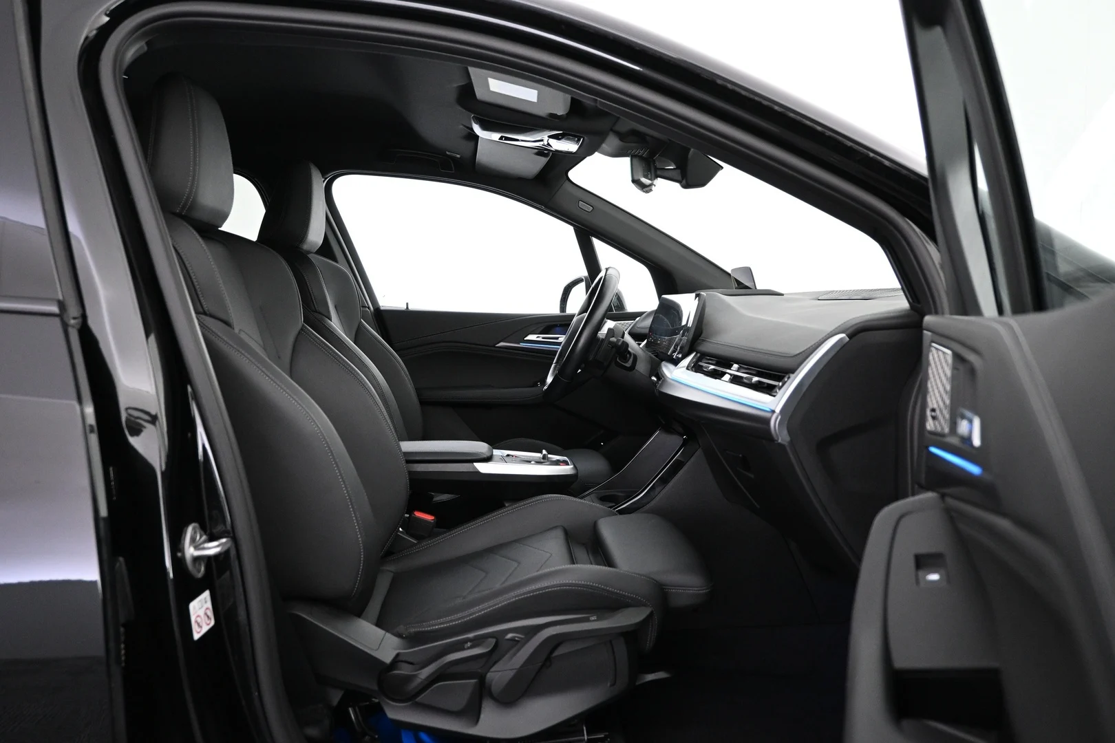 Car Image - 2rAjSPBlSeFVgD9jwjqO14