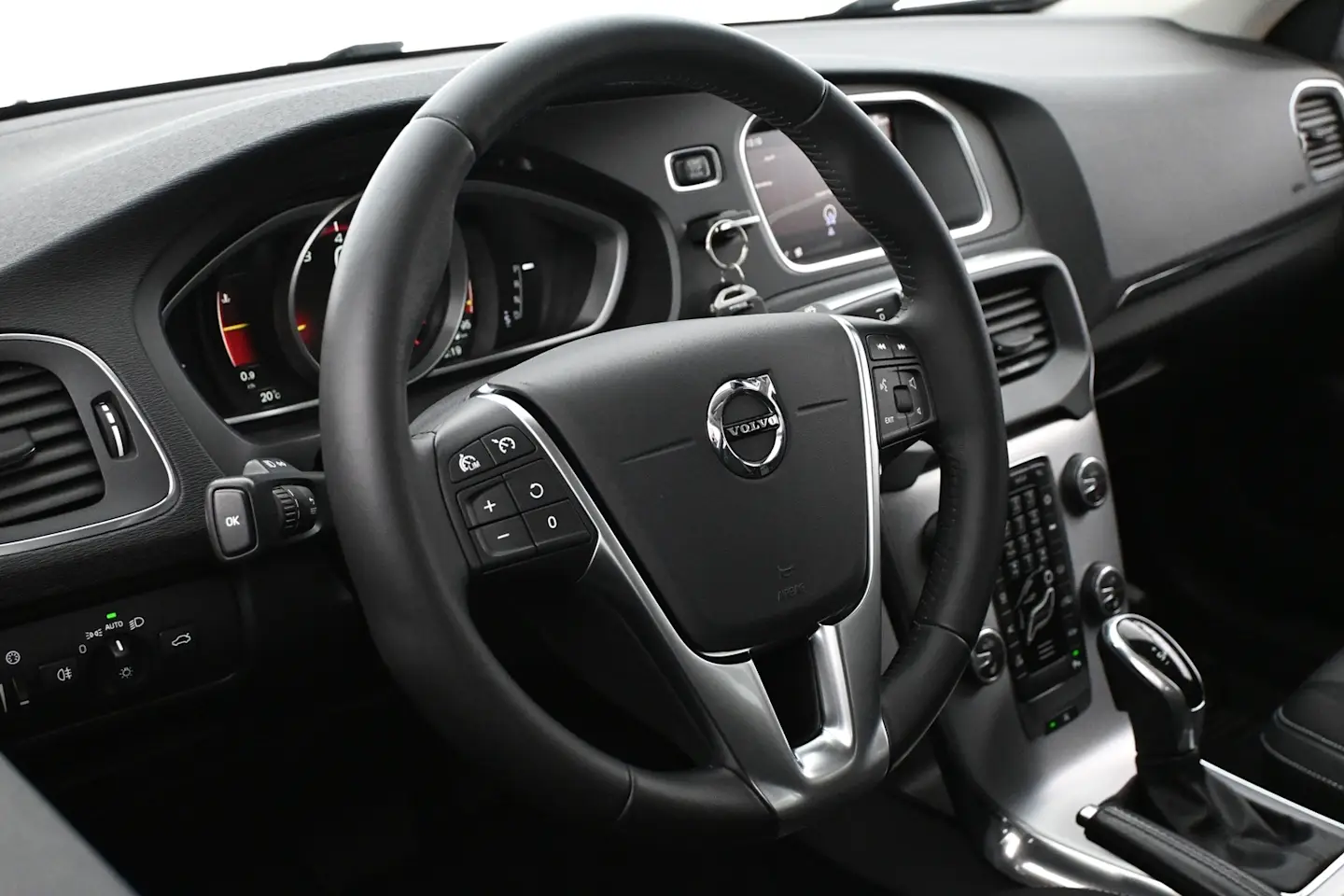Car Image - 4hMAA9BLCm6r8kfdQhMHx2