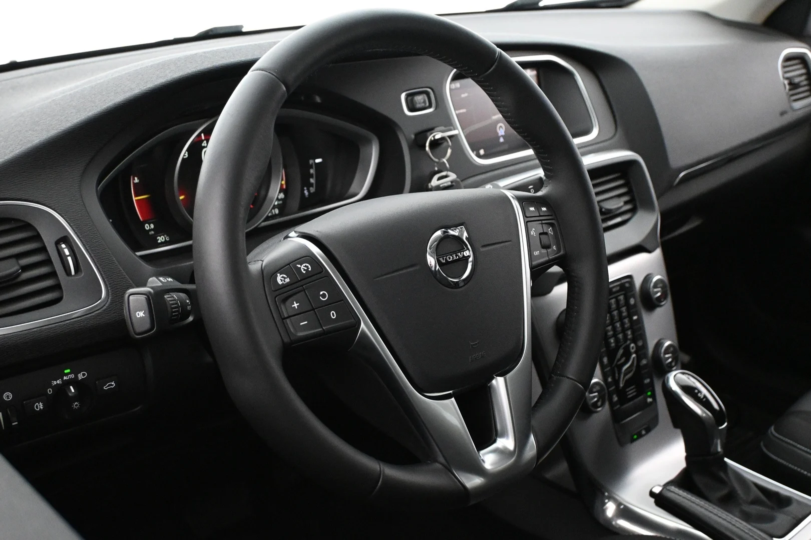 Car Image - 4hMAA9BLCm6r8kfdQhMHx2